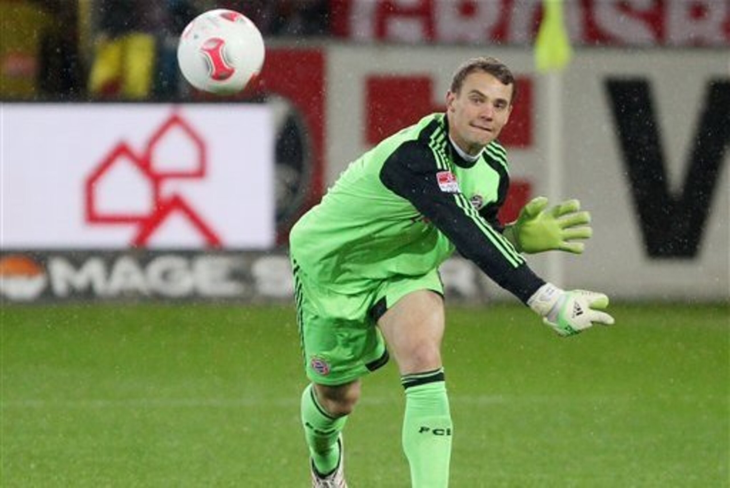 Neuer's accurate distribution is one of the many strengths he showed in 2014.