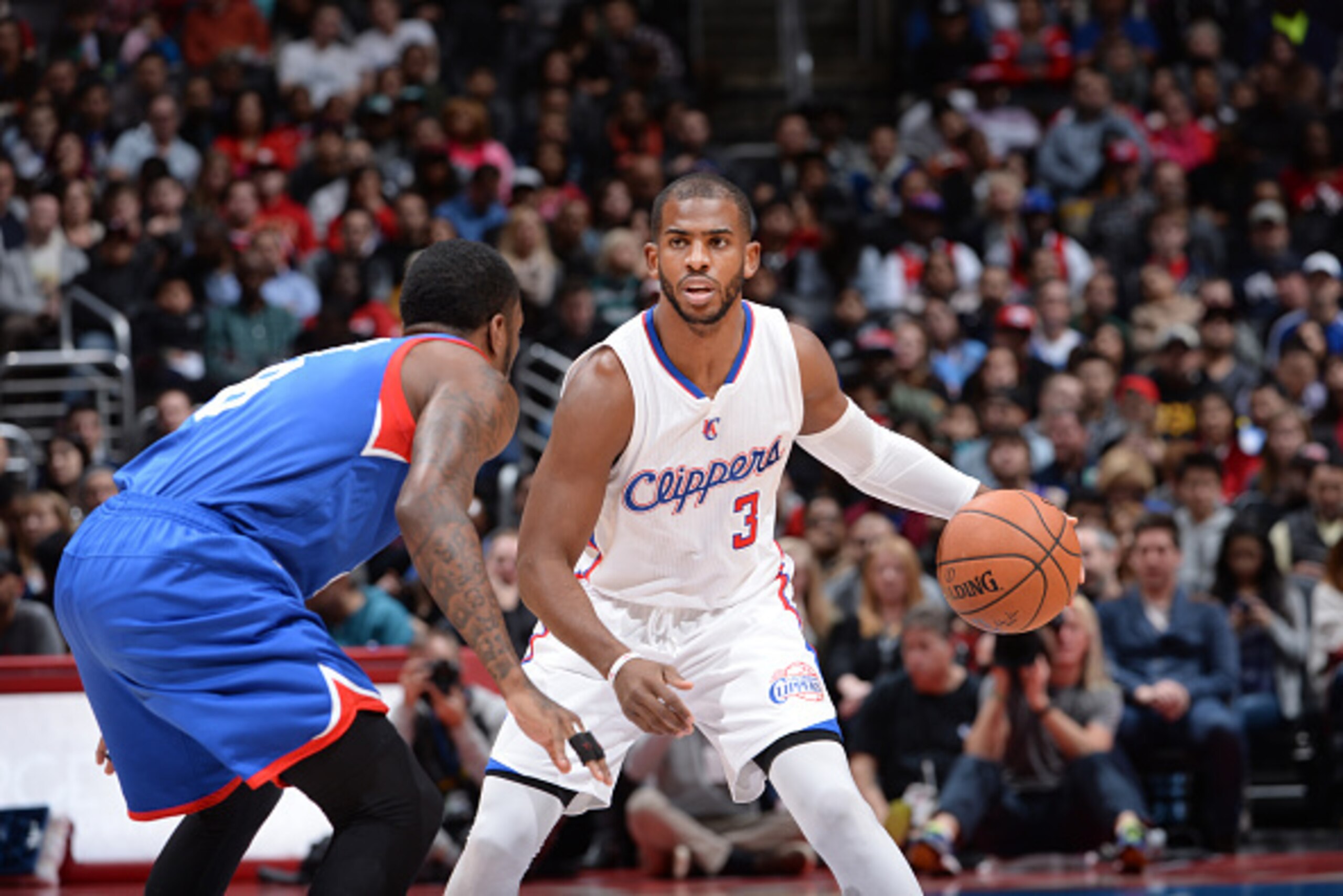 LOS ANGELES, CA -  JANUARY 3: Chris Paul #3 of the Los Angeles Clippers drives to the basket against the Philadelphia 76ers during the game on January 3, 2015 at STAPLES CENTER in Los Angeles, California, NOTE TO USER: User expressly acknowledges and agre