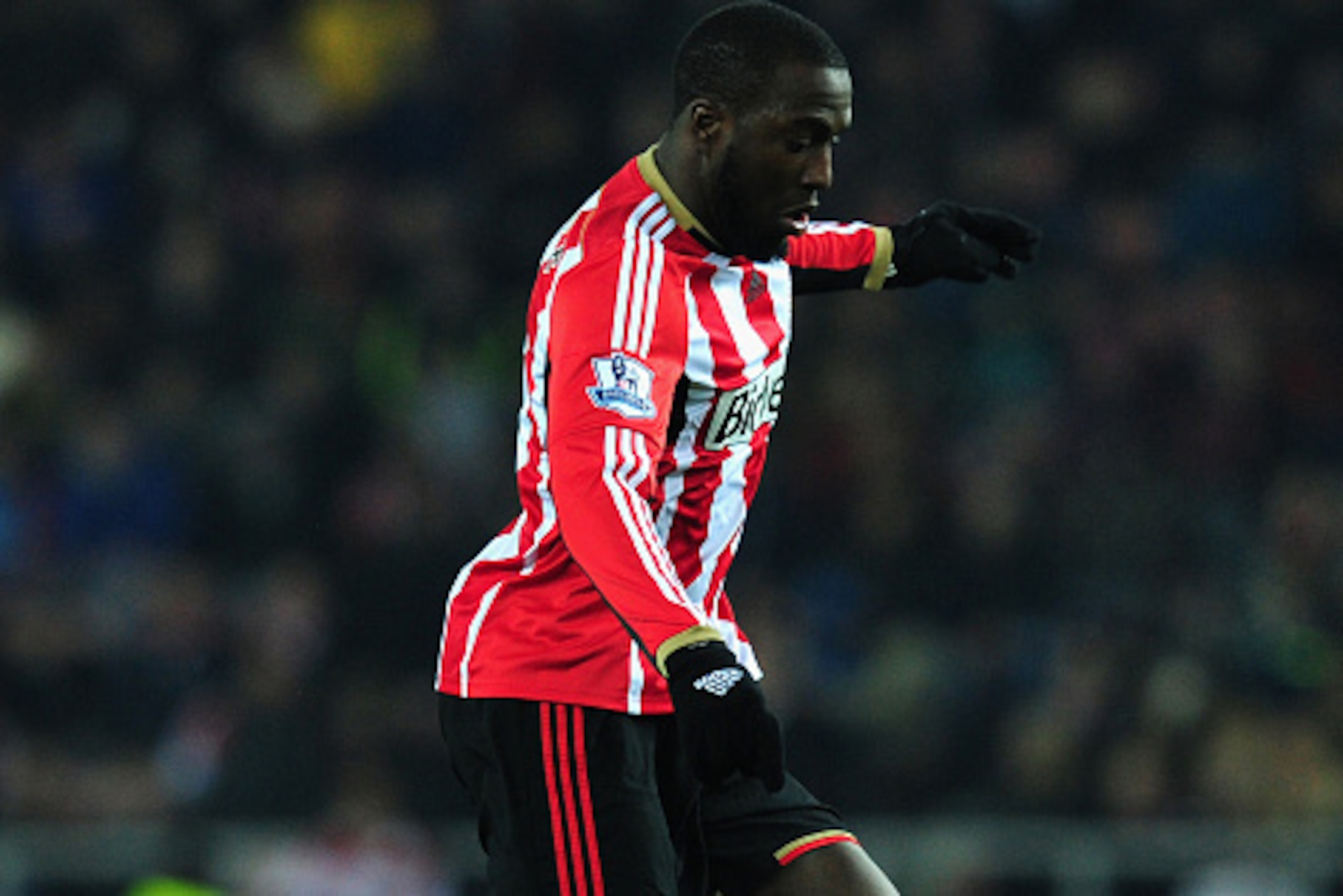 SUNDERLAND, ENGLAND - DECEMBER 03:  Sunderland player Jozy Altidore in action during the Barclays Premier League match between Sunderland and Manchester City at Stadium of Light on December 3, 2014 in Sunderland, England.  (Photo by Stu Forster/Getty Imag