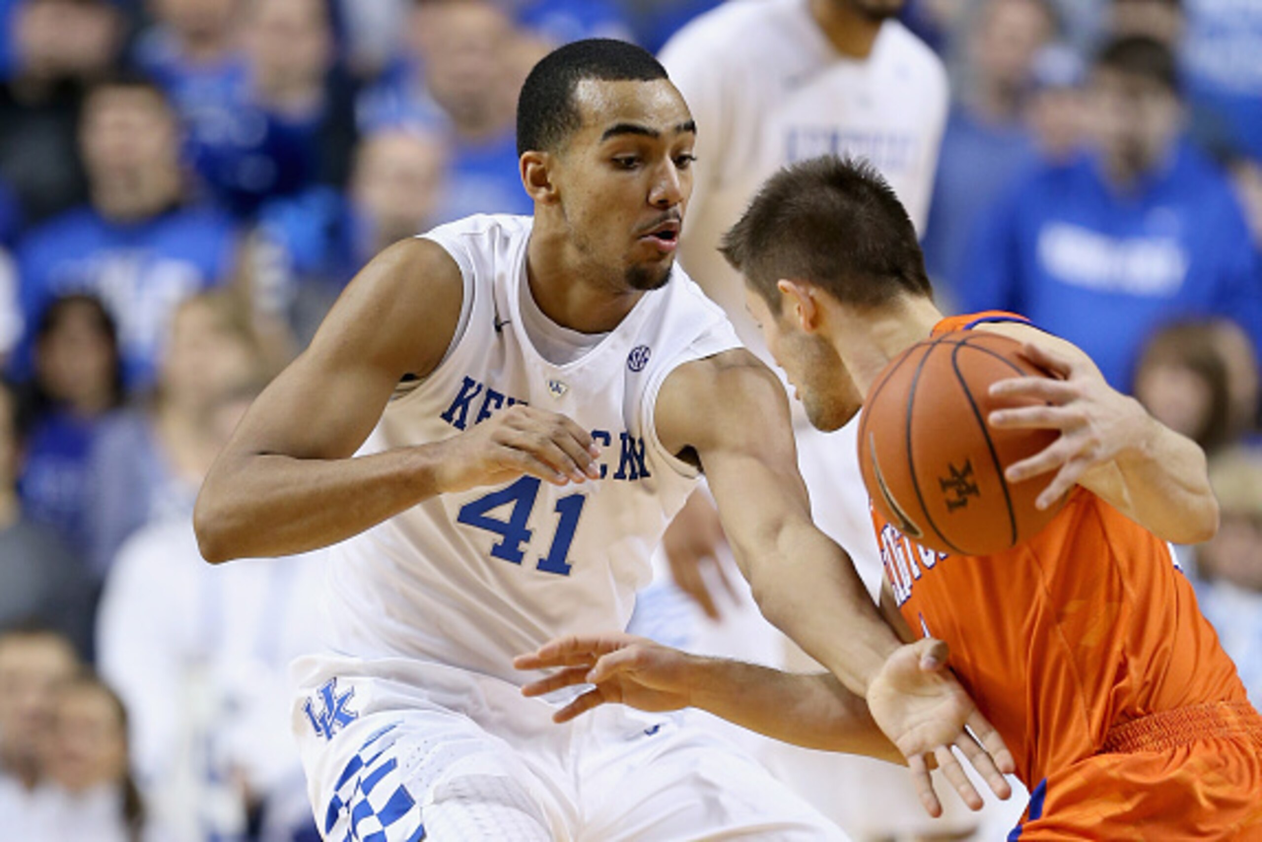 LEXINGTON, KY - NOVEMBER 25:  Trey Lyles #41 of the Kentucky Wildcats defends Drew Charles #4 of the Texas-Arlington Mavericks at Rupp Arena on November 25, 2014 in Lexington, Kentucky.  (Photo by Andy Lyons/Getty Images)