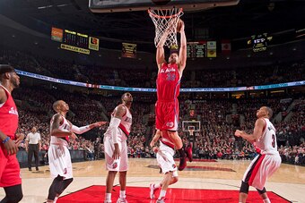 PORTLAND, OR - JANUARY 14:  Blake Griffin #32 of the Los Angeles Clippers goes up for a dunk against the Portland Trail Blazers during the game on January 14, 2015 at the Moda Center in Portland, Oregon. NOTE TO USER: User expressly acknowledges and agree