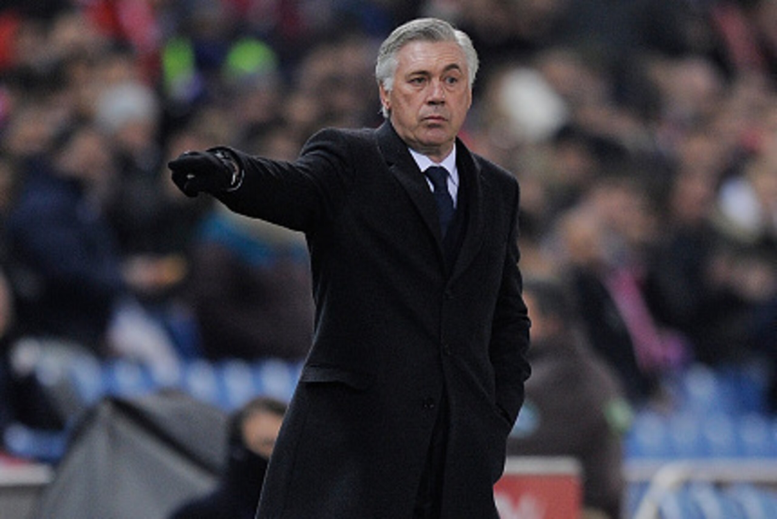 MADRID, SPAIN - JANUARY 07:  Head coach Carlo Ancelotti of Real Madrid reacts during the Copa del Rey Round of 16, First Leg match between Club Atletico de Madrid and Real Madrid at Vicente Calderon Stadium on January 7, 2015 in Madrid, Spain.  (Photo by 