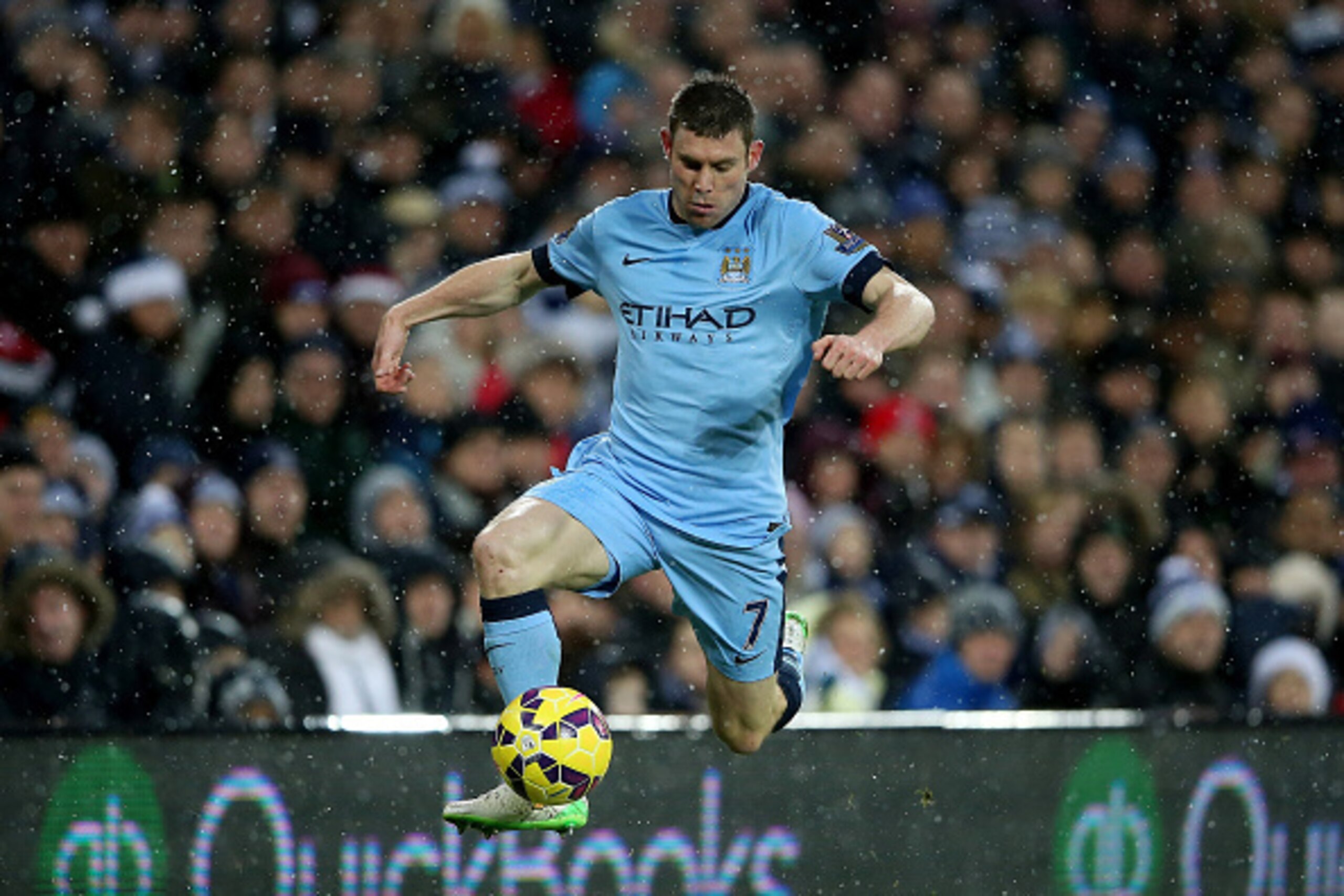 WEST BROMWICH, ENGLAND - DECEMBER 26: James Milner of Manchester City during the Barclays Premier League match between West Bromwich Albion and Manchester City at The Hawthorns on December 26, 2014 in West Bromwich, England. (Photo by Scott Heavey/Getty WEST BROMWICH, ENGLAND - DECEMBER 26: James Milner of Manchester City during the Barclays Premier League match between West Bromwich Albion and Manchester City at The Hawthorns on December 26, 2014 in West Bromwich, England. (Photo by Scott Heavey/Getty
