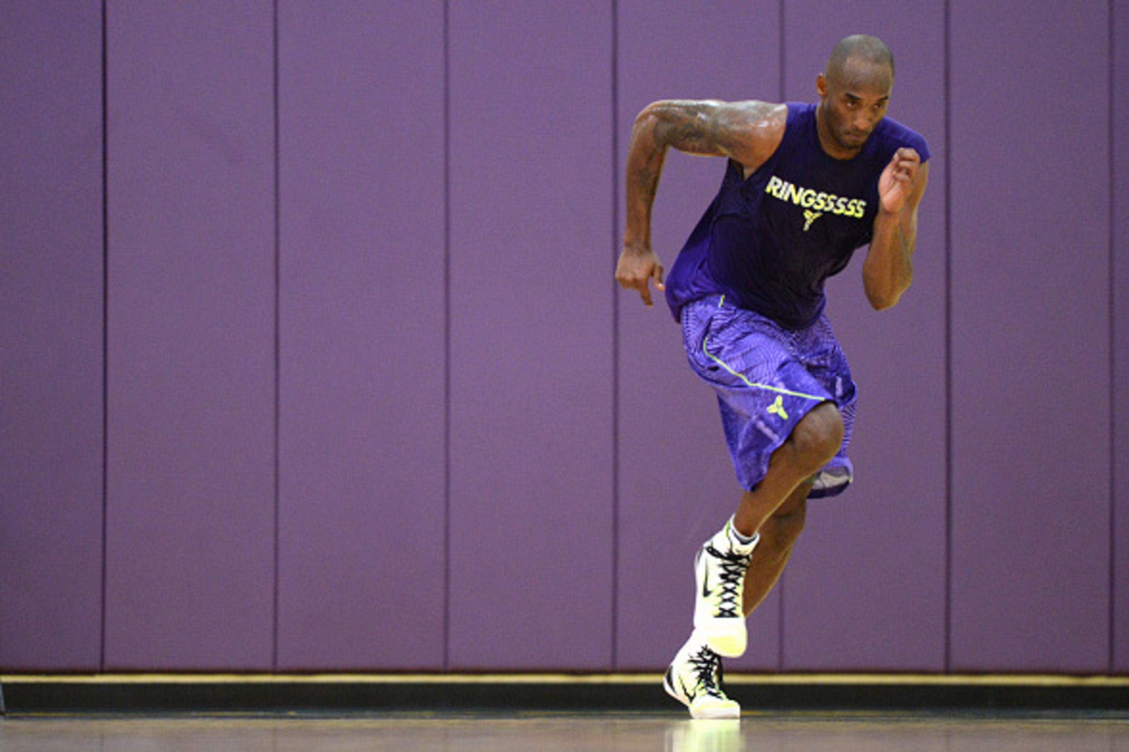 EL SEGUNDO, CA - SEPTEMBER 17, 2014 :  Kobe Bryant of the Los Angeles Lakers works out at the Toyota Sports Center in El Segundo, CA on September 17, 2014.  NOTE TO USER: User expressly acknowledges and agrees that, by downloading and or using this photog