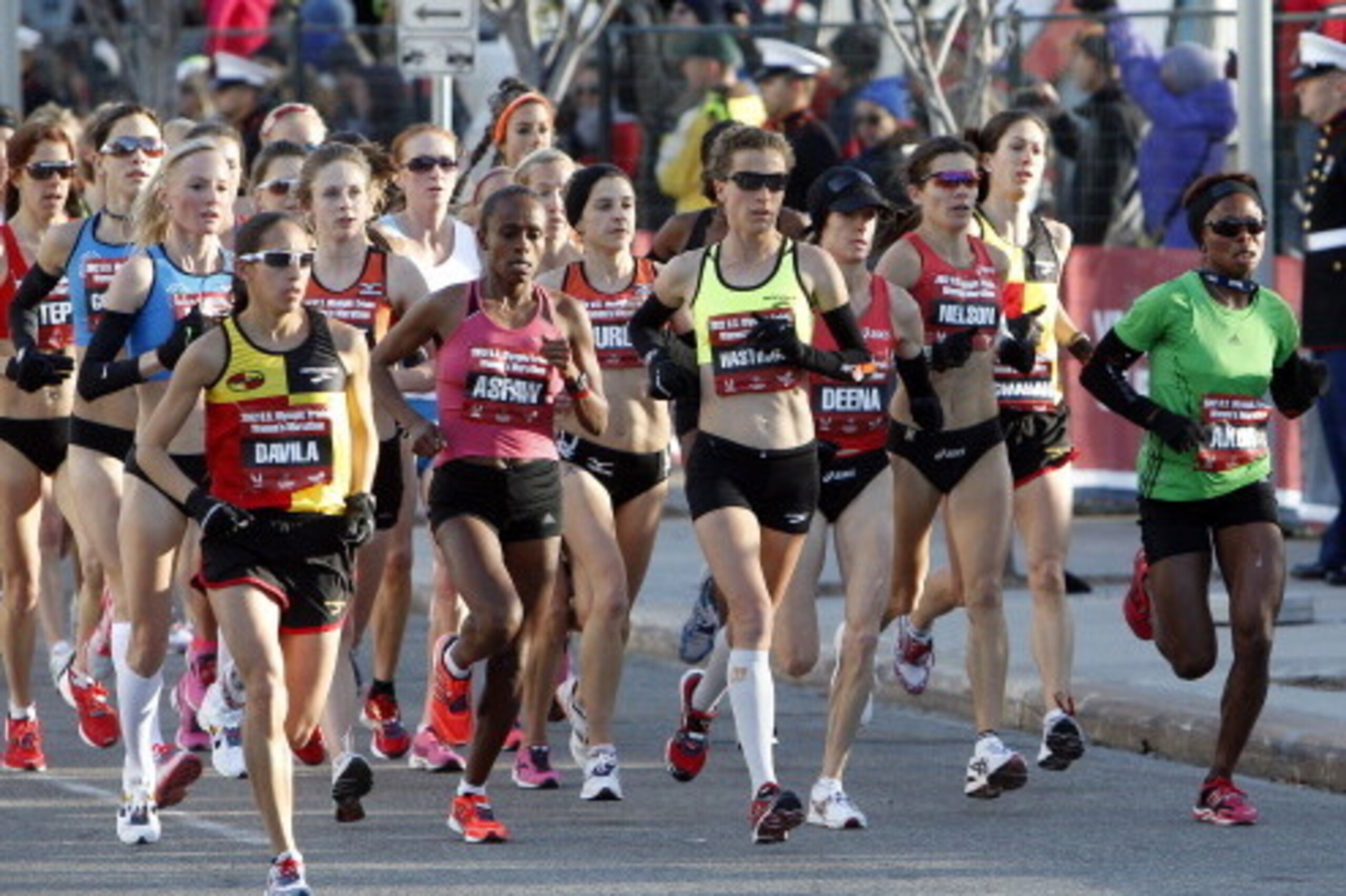HOUSTON, TX - JANUARY 14:  The womens field starts the U.S. Marathon Olympic Trials on January 14, 2012 in Houston, Texas.  (Photo by Bob Levey/Getty Images)