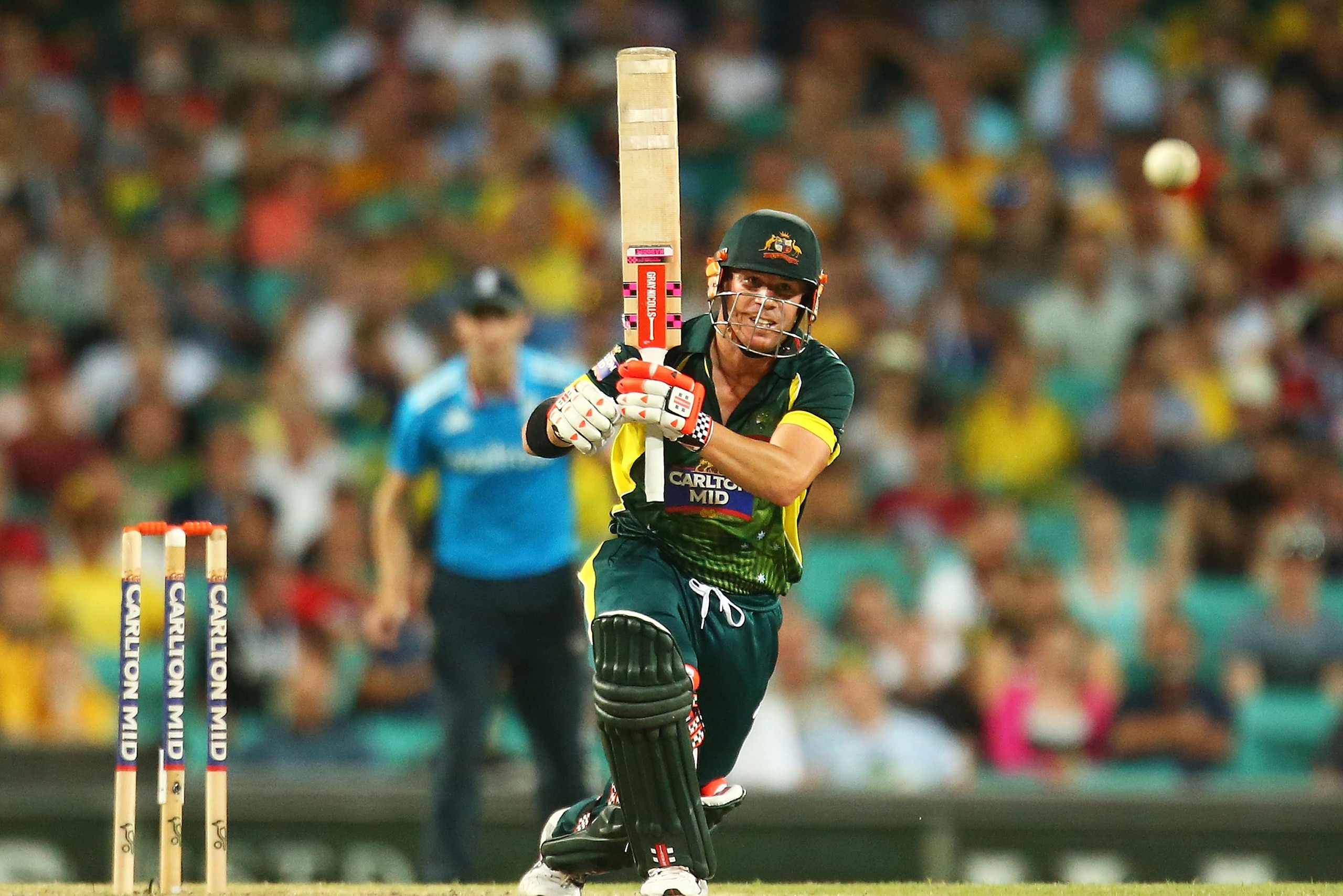 SYDNEY, AUSTRALIA - JANUARY 16:  David Warner of Australia bats during the One Day International series match between Australia and England at Sydney Cricket Ground on January 16, 2015 in Sydney, Australia.  (Photo by Mark Nolan/Getty Images)