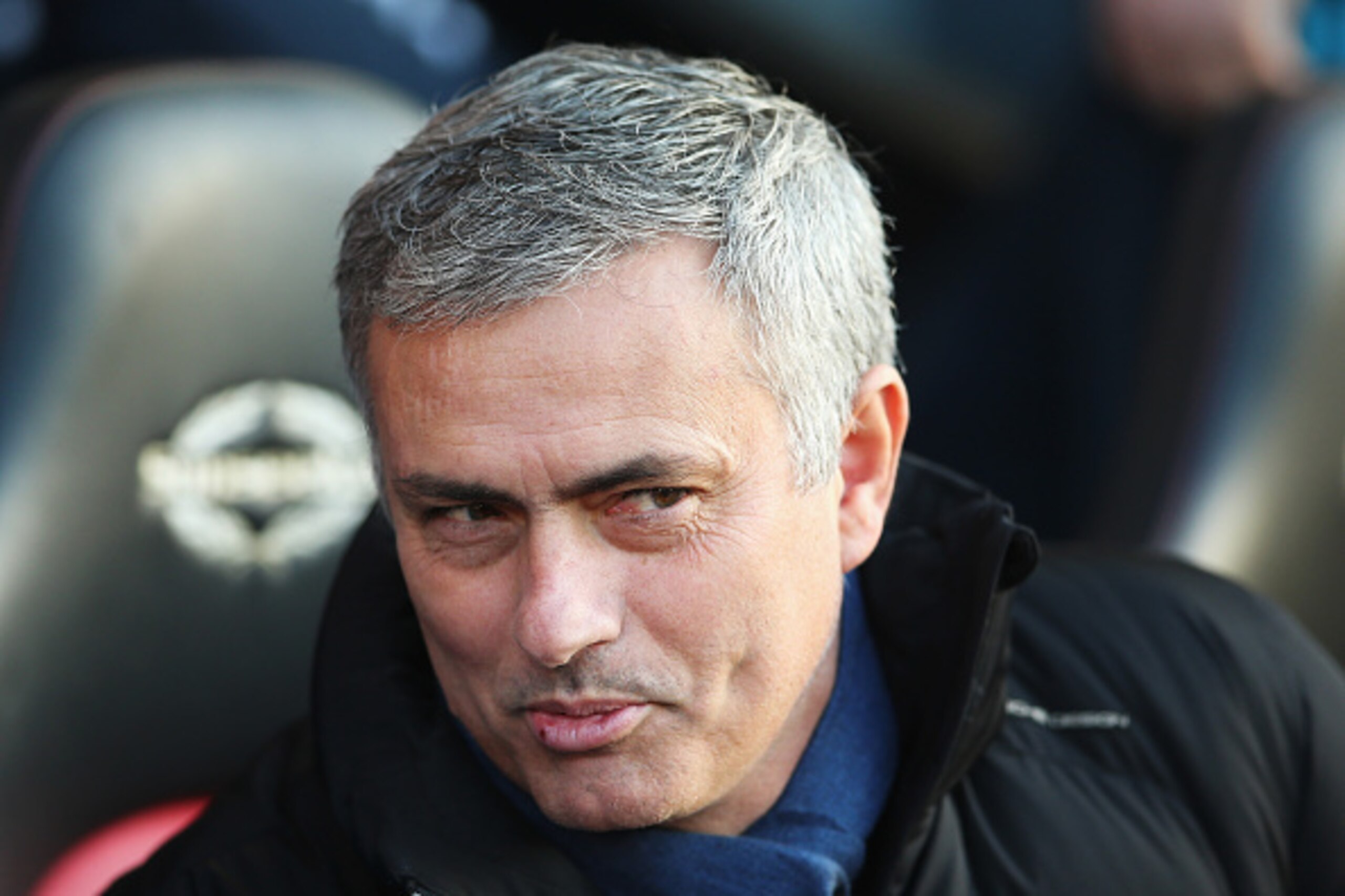 SOUTHAMPTON, ENGLAND - DECEMBER 28:  Jose Mourinho, manager of Chelsea looks on prior to the Barclays Premier League match between Southampton and Chelsea at St Mary's Stadium on December 28, 2014 in Southampton, England.  (Photo by Scott Heavey/Getty Ima
