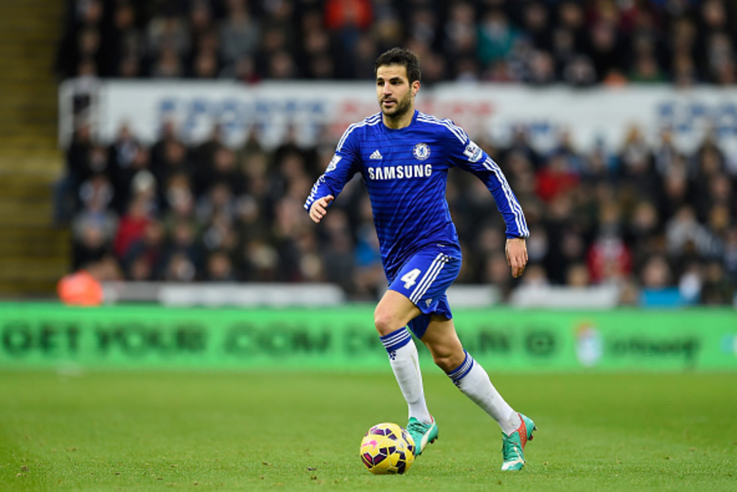 NEWCASTLE UPON TYNE, ENGLAND - DECEMBER 06:  Cesc Fabregas of Chelsea in action during the Barclays Premier League match between Newcastle United and Chelsea at St James' Park on December 6, 2014 in Newcastle upon Tyne, England.  (Photo by Mike Hewitt/Get