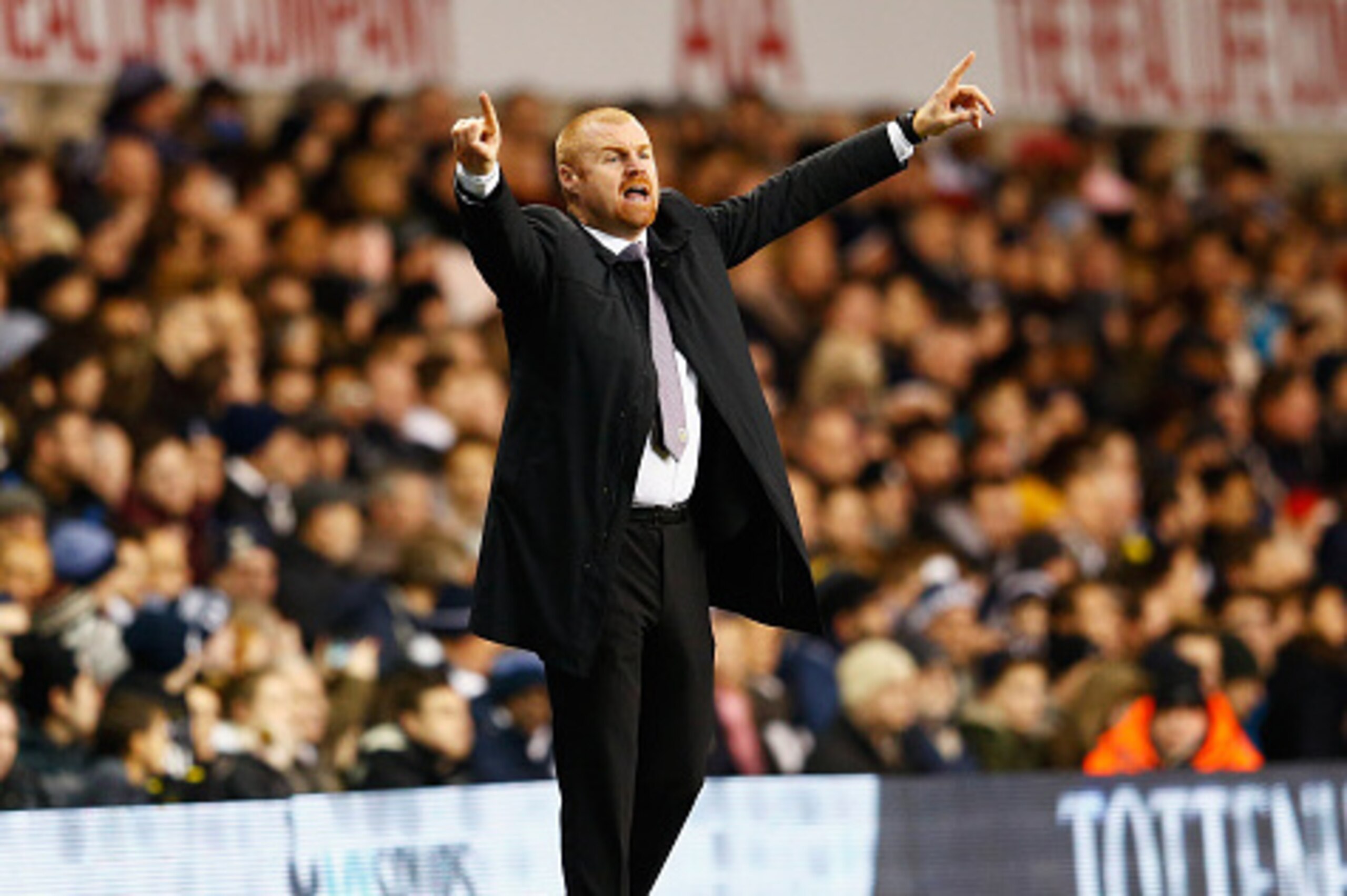 LONDON, ENGLAND - JANUARY 14: Sean Dyche manager of Burnley signals during the FA Cup Third Round Replay match between Tottenham Hotspur and Burnley at White Hart Lane on January 14, 2015 in London, England. (Photo by Julian Finney/Getty Images) LONDON, ENGLAND - JANUARY 14: Sean Dyche manager of Burnley signals during the FA Cup Third Round Replay match between Tottenham Hotspur and Burnley at White Hart Lane on January 14, 2015 in London, England. (Photo by Julian Finney/Getty Images)