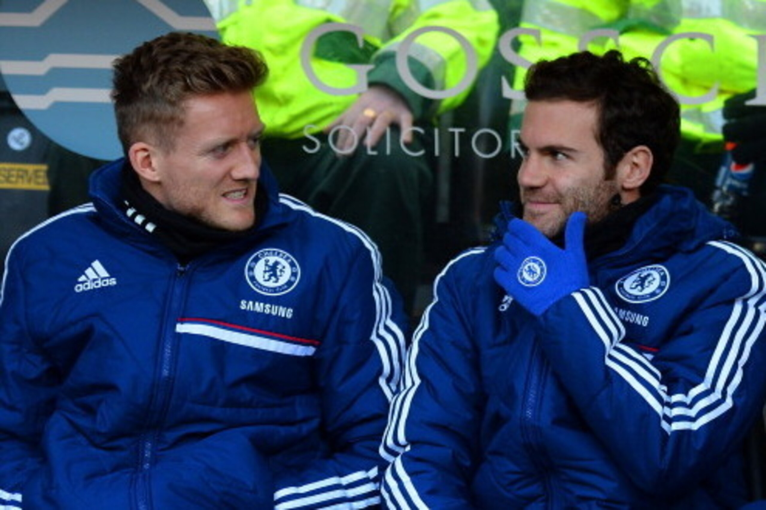 HULL, ENGLAND - JANUARY 11:  Substitutes Andre Schurrle and Juan Mata of Chelsea on the bench during the Barclays Premier League match between Hull City and Chelsea at KC Stadium on January 11, 2014 in Hull, England.  (Photo by Laurence Griffiths/Getty Im