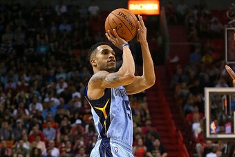 MIAMI, FL - DECEMBER 27:  Courtney Lee #5 of the Memphis Grizzlies shoots during a game against the Miami Heat at American Airlines Arena on December 27, 2014 in Miami, Florida. NOTE TO USER: User expressly acknowledges and agrees that, by downloading and