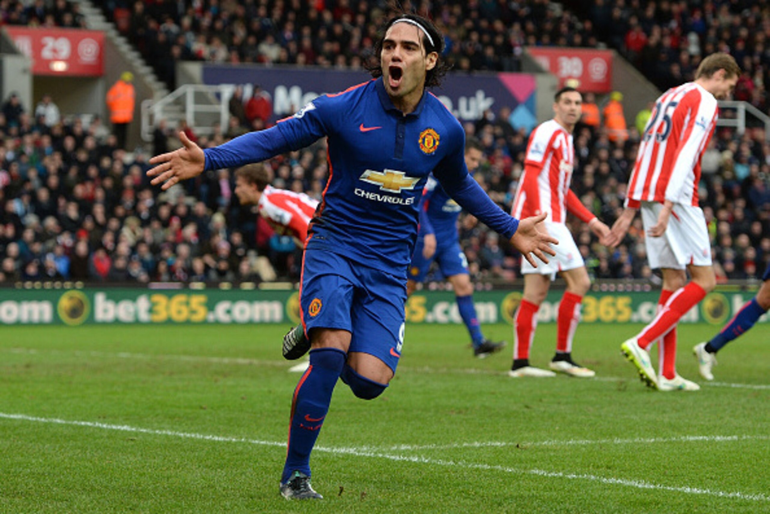 STOKE ON TRENT, ENGLAND - JANUARY 01: Radamel Falcao of Manchester United celebrates scoring his team's first goal during the Barclays Premier League match between Stoke City and Manchester United at Britannia Stadium on January 1, 2015 in Stoke on Tren STOKE ON TRENT, ENGLAND - JANUARY 01: Radamel Falcao of Manchester United celebrates scoring his team's first goal during the Barclays Premier League match between Stoke City and Manchester United at Britannia Stadium on January 1, 2015 in Stoke on Tren