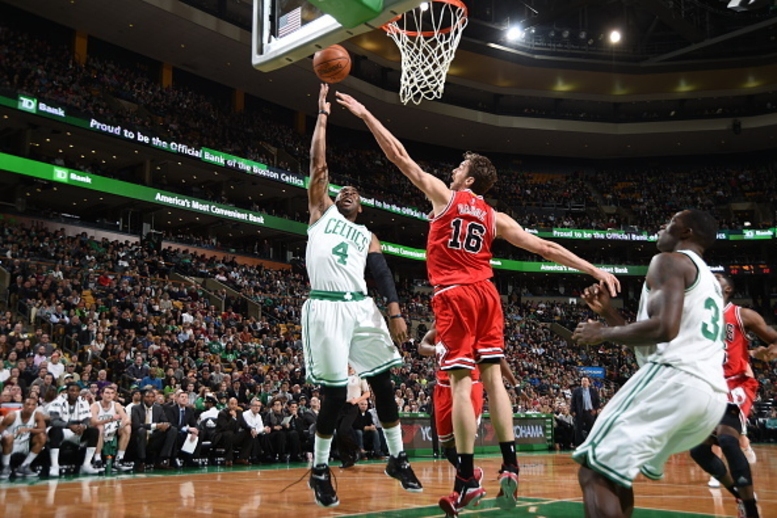 BOSTON, MA - JANUARY 16:  Marcus Thornton #4 of the Boston Celtics shoots the ball against Pau Gasol #16 of the Chicago Bulls during the game on January 16, 2015 at the TD Garden in Boston, Massachusetts. NOTE TO USER: User expressly acknowledges and agre