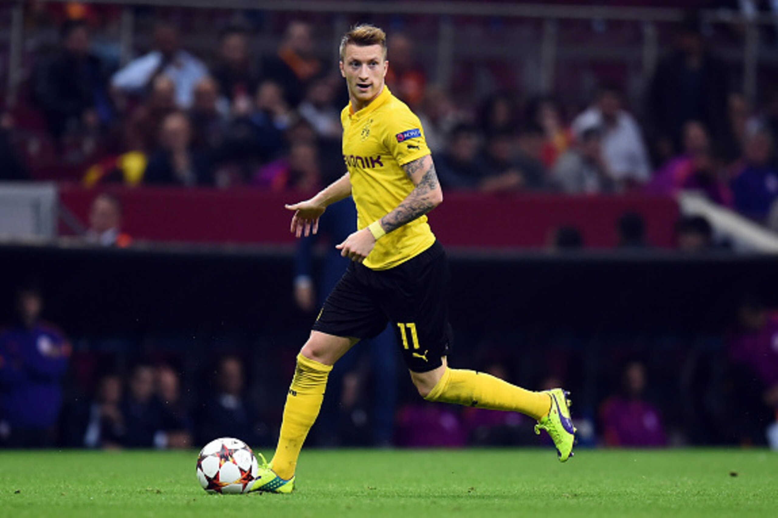 ISTANBUL, TURKEY - OCTOBER 22:  Marco Reus of Dortmund runs with the ball the UEFA Champions League group D match between Glatasaray AS and Borussia Dortmund at Ali Sami Yen Spor Kompleksi on October 22, 2014 in Istanbul, Turkey.  (Photo by Lars Baron/Get