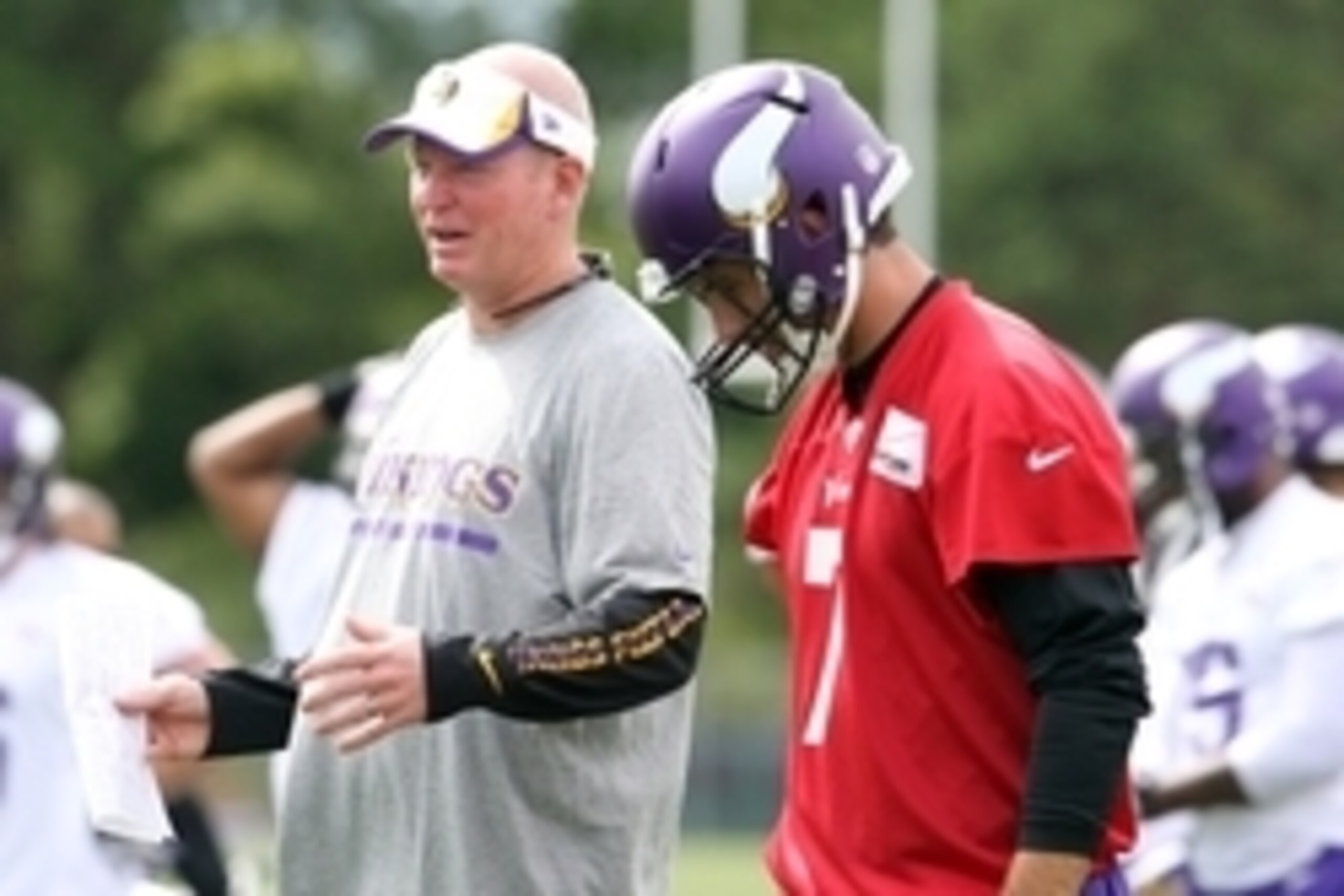 Jul 26, 2013; Mankato, MN, USA; Minnesota Vikings quarterback Christian Ponder (right) talks with offensive coordinator Bill Musgrave (left) during training camp at Minnesota State University. Mandatory Credit: Brace Hemmelgarn-USA TODAY Sports Jul 26, 2013; Mankato, MN, USA; Minnesota Vikings quarterback Christian Ponder (right) talks with offensive coordinator Bill Musgrave (left) during training camp at Minnesota State University. Mandatory Credit: Brace Hemmelgarn-USA TODAY Sports