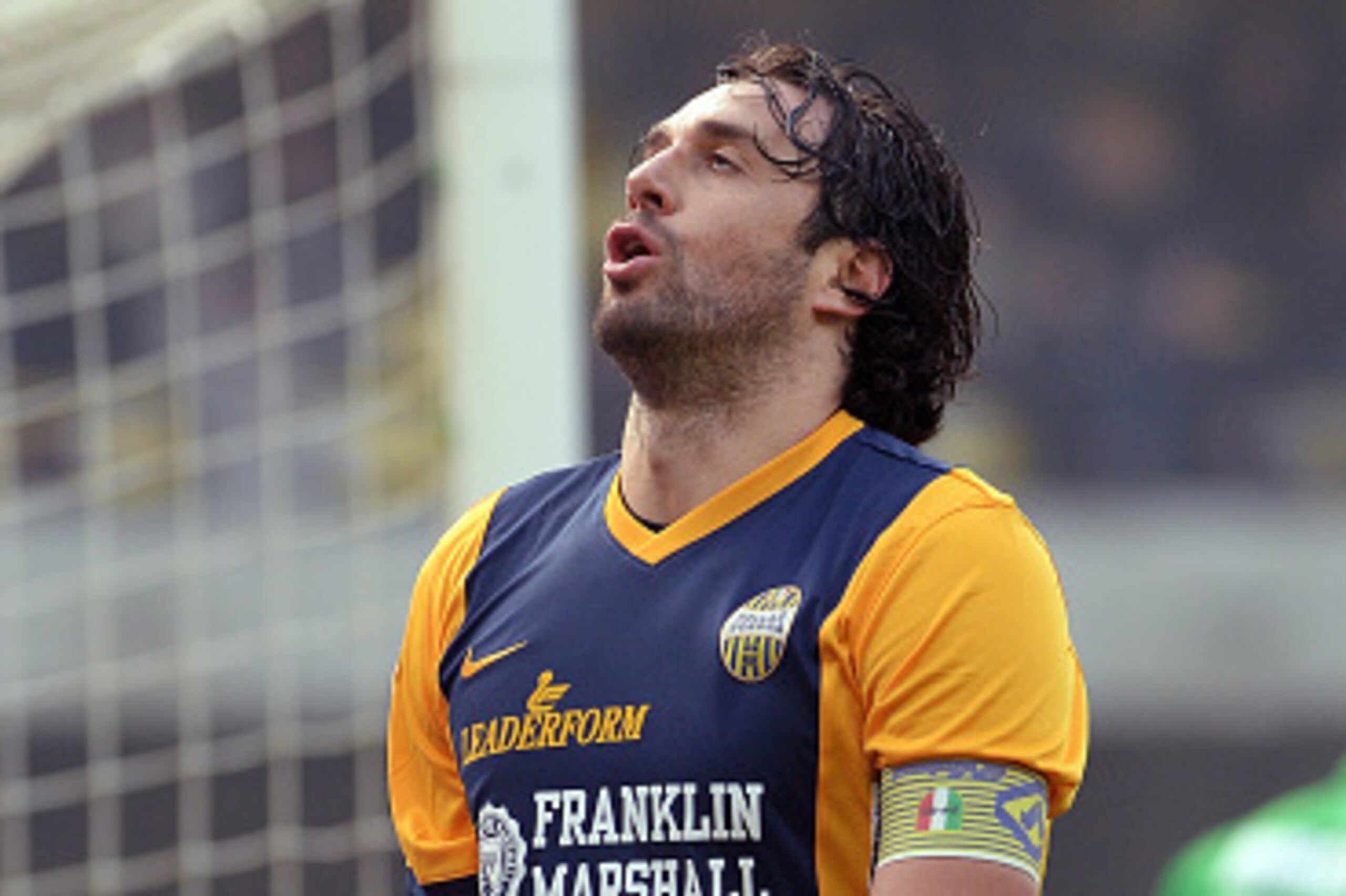 VERONA, ITALY - JANUARY 11:  Luca Toni of Hellas Verona reacts during the Serie A match between Hellas Verona FC and Parma FC at Stadio Marc'Antonio Bentegodi on January 11, 2015 in Verona, Italy.  (Photo by Dino Panato/Getty Images)