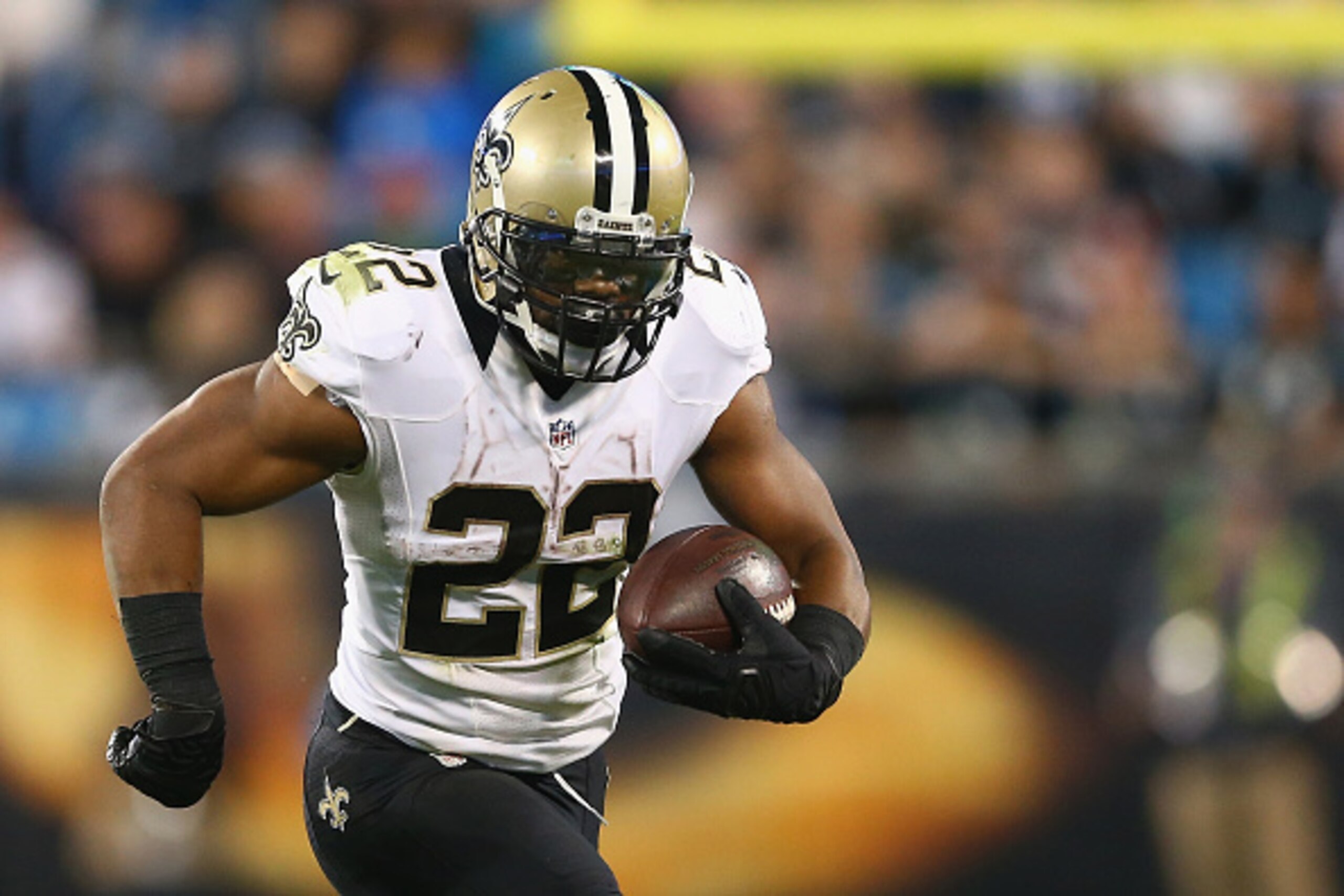 CHARLOTTE, NC - OCTOBER 30:  Mark Ingram #22 of the New Orleans Saints runs the ball against the Carolina Panthers in the 2nd half during their game at Bank of America Stadium on October 30, 2014 in Charlotte, North Carolina.  (Photo by Streeter Lecka/Get