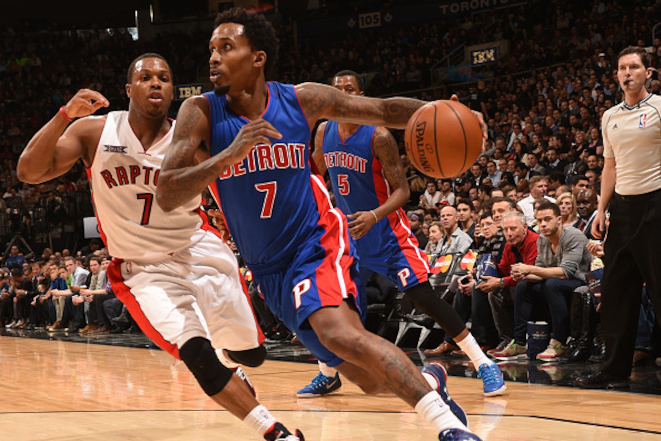TORONTO, CANADA - January 12: Brandon Jennings #7 of the Detrot Pistons handles the ball against the Toronto Raptors on January 12, 2015 at the Air Canada Centre in Toronto, Ontario, Canada.  NOTE TO USER: User expressly acknowledges and agrees that, by d