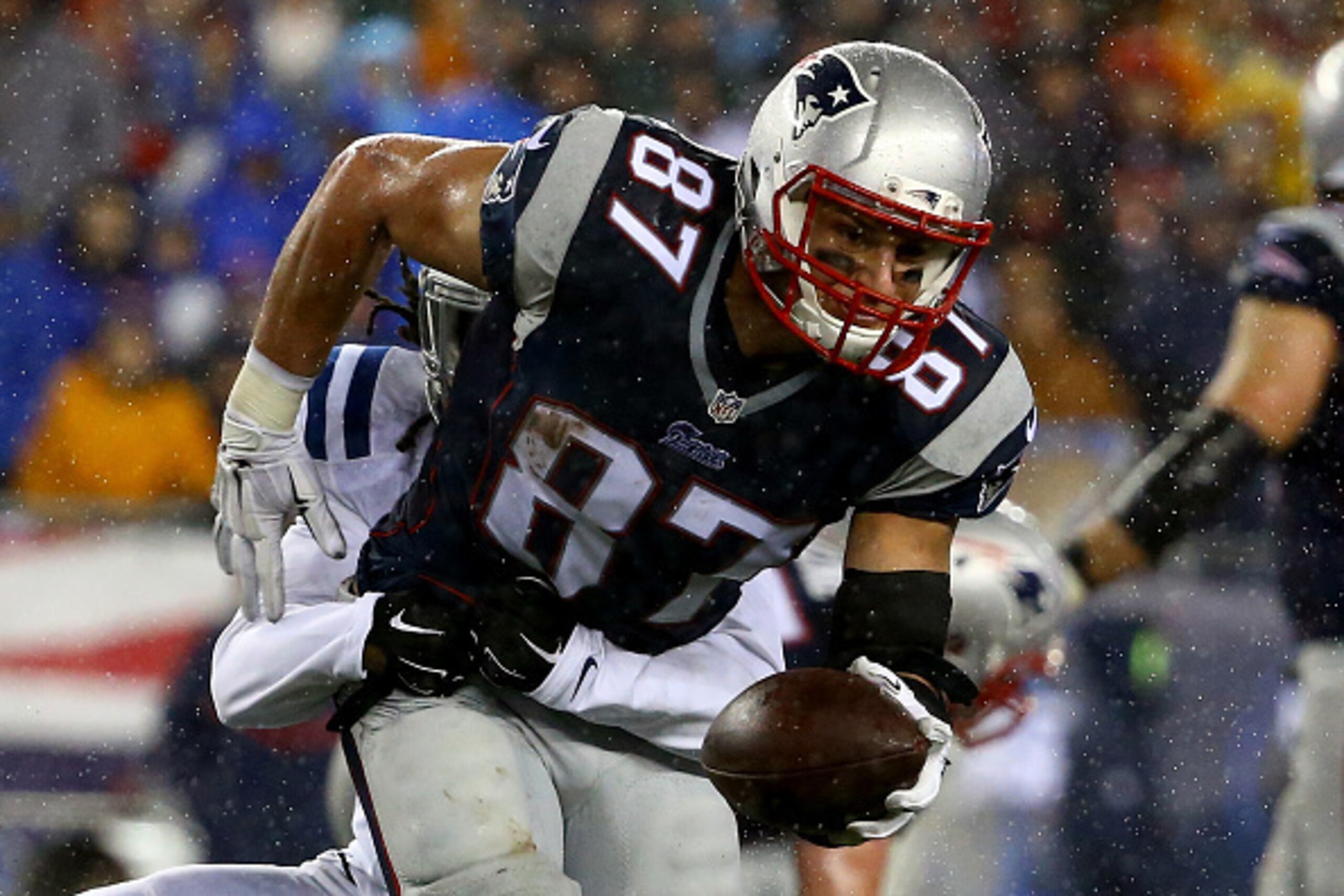 FOXBORO, MA - JANUARY 18:  Rob Gronkowski #87 of the New England Patriots runs with the ball in the third quarter against the Indianapolis Colts of the 2015 AFC Championship Game at Gillette Stadium on January 18, 2015 in Foxboro, Massachusetts.  (Photo b