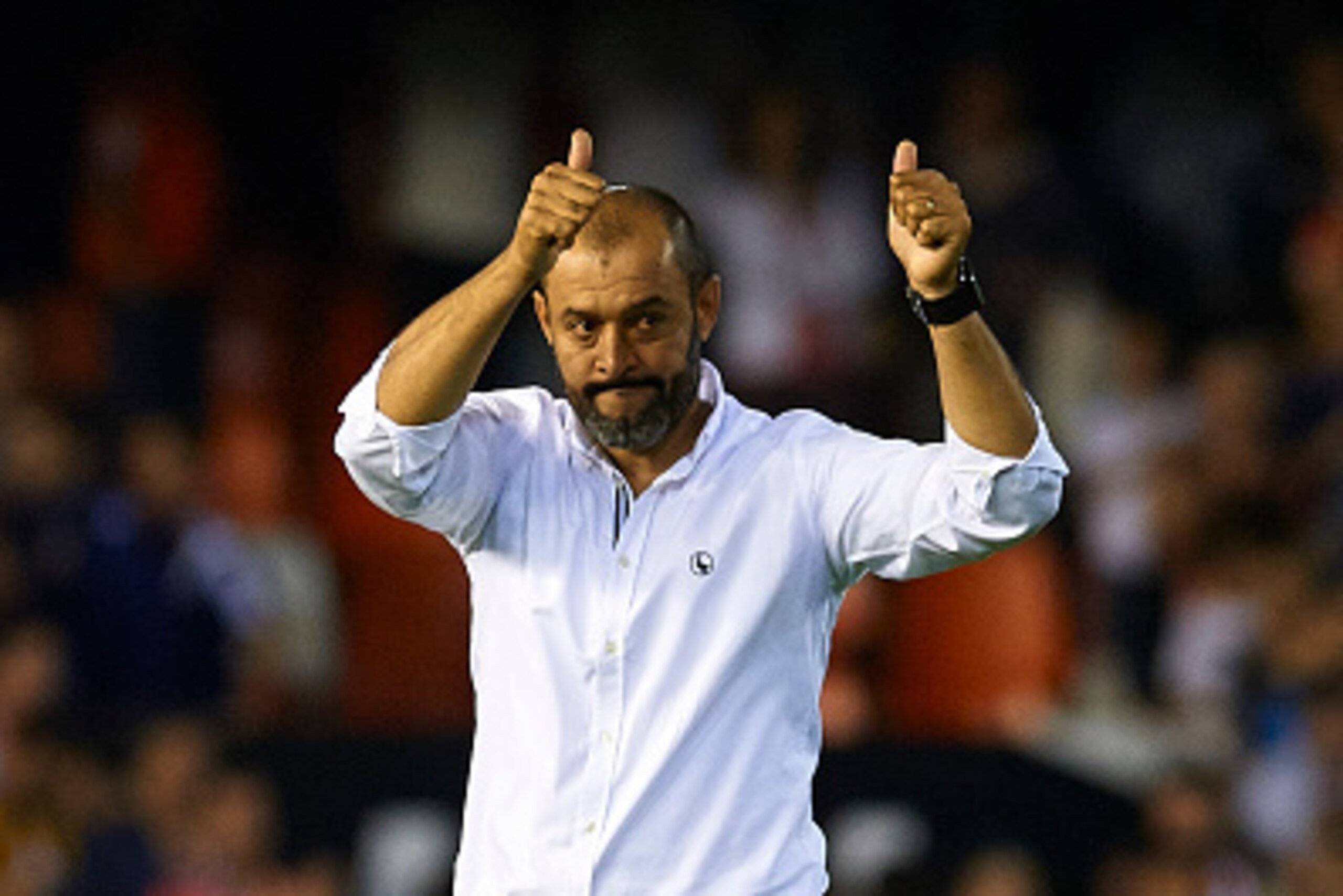 VALENCIA, SPAIN - OCTOBER 25:  Valencia manager Nuno Espirito Santo greets the fans after the La Liga match between Valencia CF and Elche CF at Estadio Mestalla on October 25, 2014 in Valencia, Spain.  (Photo by Manuel Queimadelos Alonso/Getty Images)