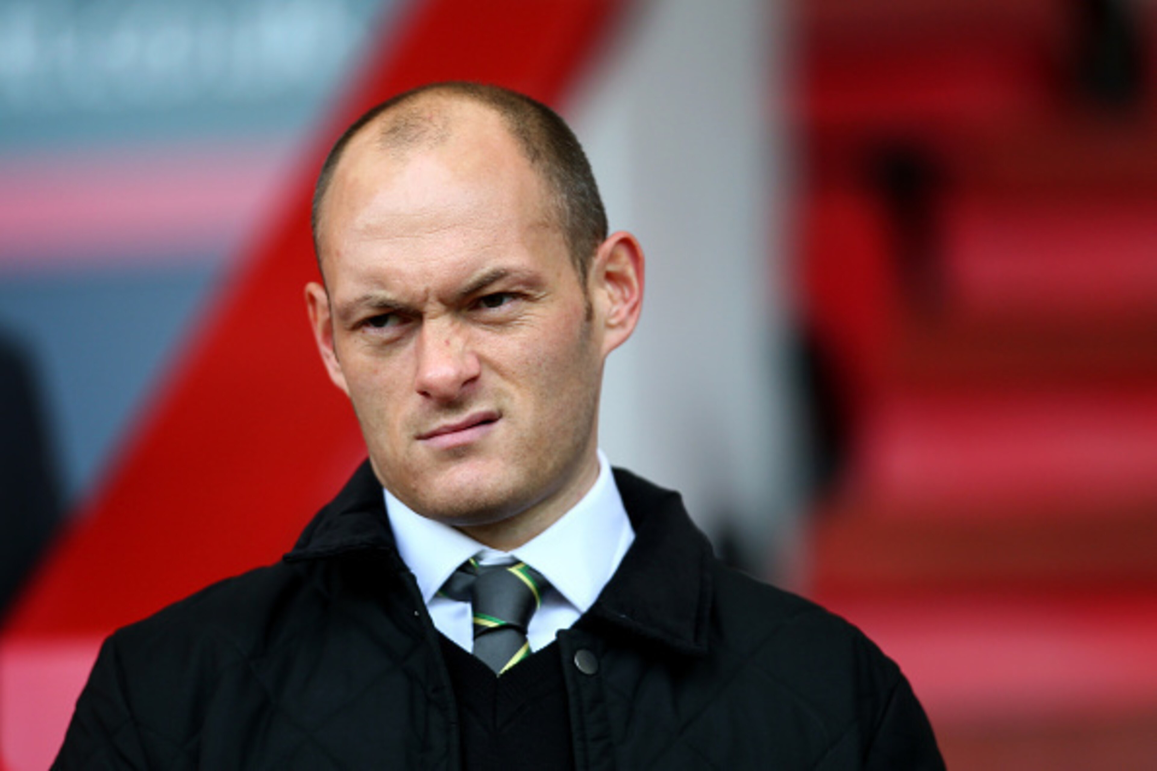 BOURNEMOUTH, ENGLAND - JANUARY 10:  Norwich City manager Alex Neil looks on prior to the Sky Bet Championship match between AFC Bournemouth and Norwich City at Goldsands Stadium on January 10, 2015 in Bournemouth, England.  (Photo by Jordan Mansfield/Gett