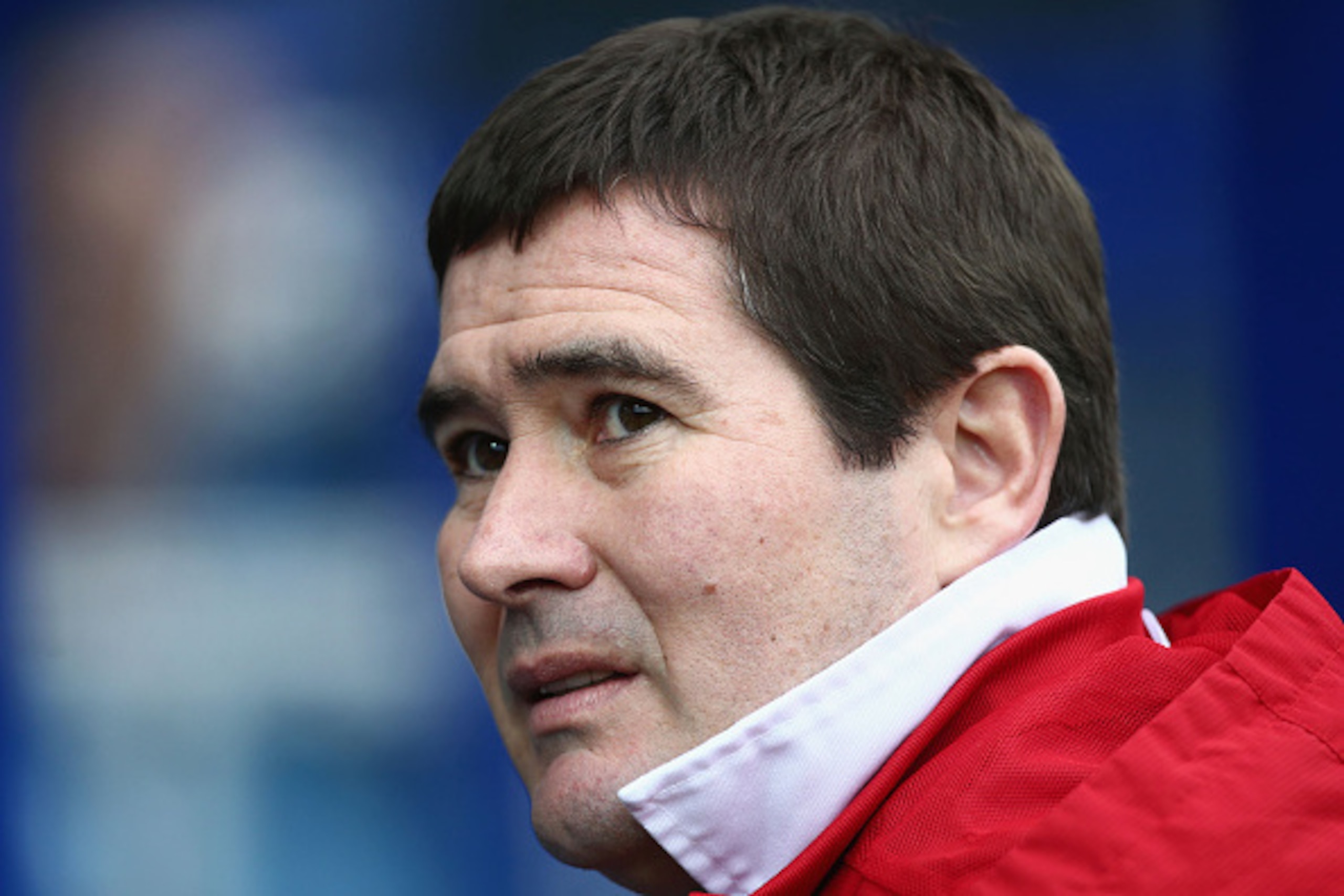 LONDON, ENGLAND - JANUARY 04:  Nigel Clough manager of Sheffield United looks on prior to the FA Cup Third Round match between Queens Park Rangers and Sheffield United at Loftus Road on January 4, 2015 in London, England.  (Photo by Jordan Mansfield/Getty