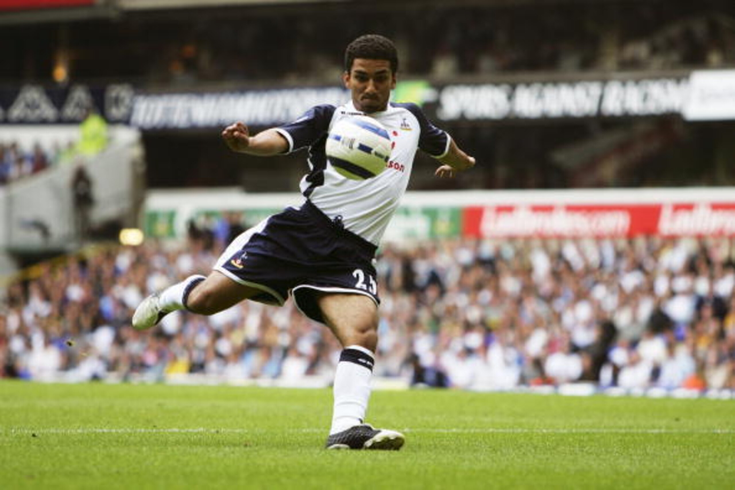 AUGUST 27, LONDON ENGLAND; Aaron Lennon of Tottenham shoots at goal during the Barclays Premiership match between Tottenham Hotspur and Chelsea at White Hart Lane on August 27, 2005 in London, England. (Photo by Ian Walton/Getty Images