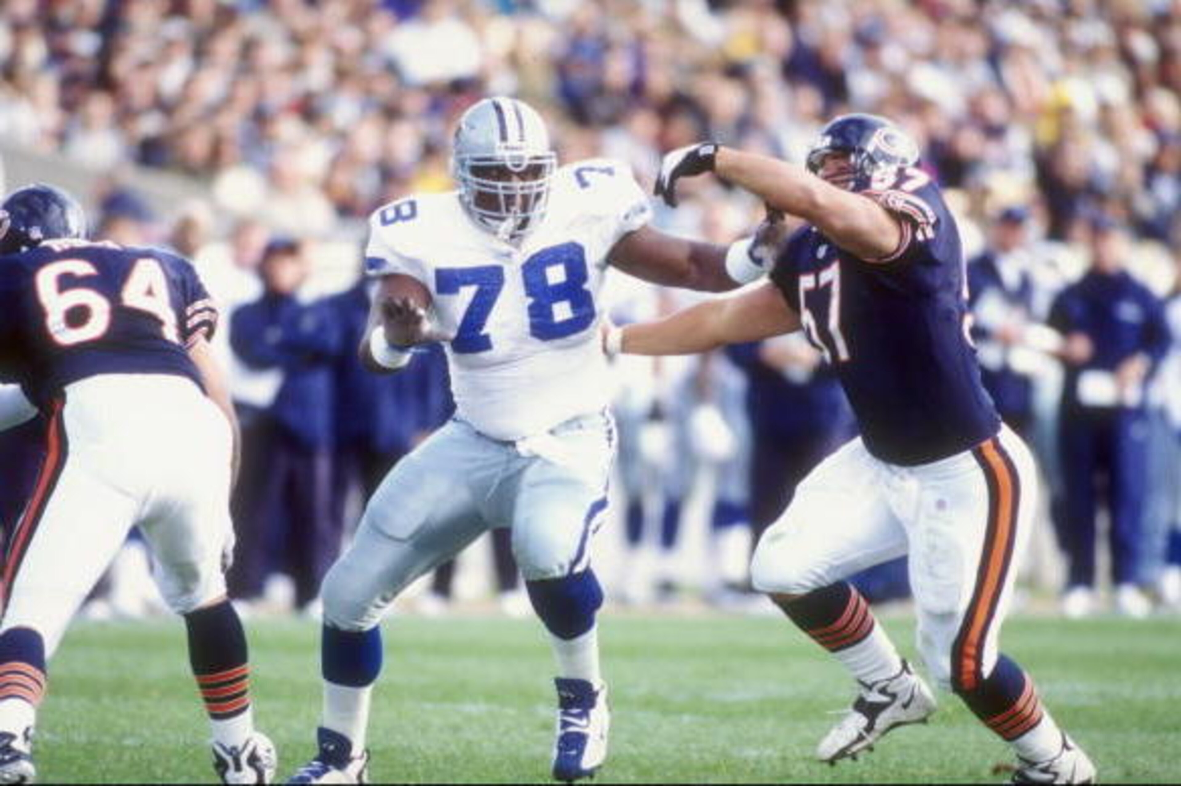 18 Oct 1998:  Defensive tackle Leon Lett #78 of the Dallas Cowboys in action against center Olin Kreutz #57 of the Chicago Bears during the game at Soldier Field in Chicago, Illinois. The Bears defeated the Cowboys 13-12. Mandatory Credit: Jonathan Daniel