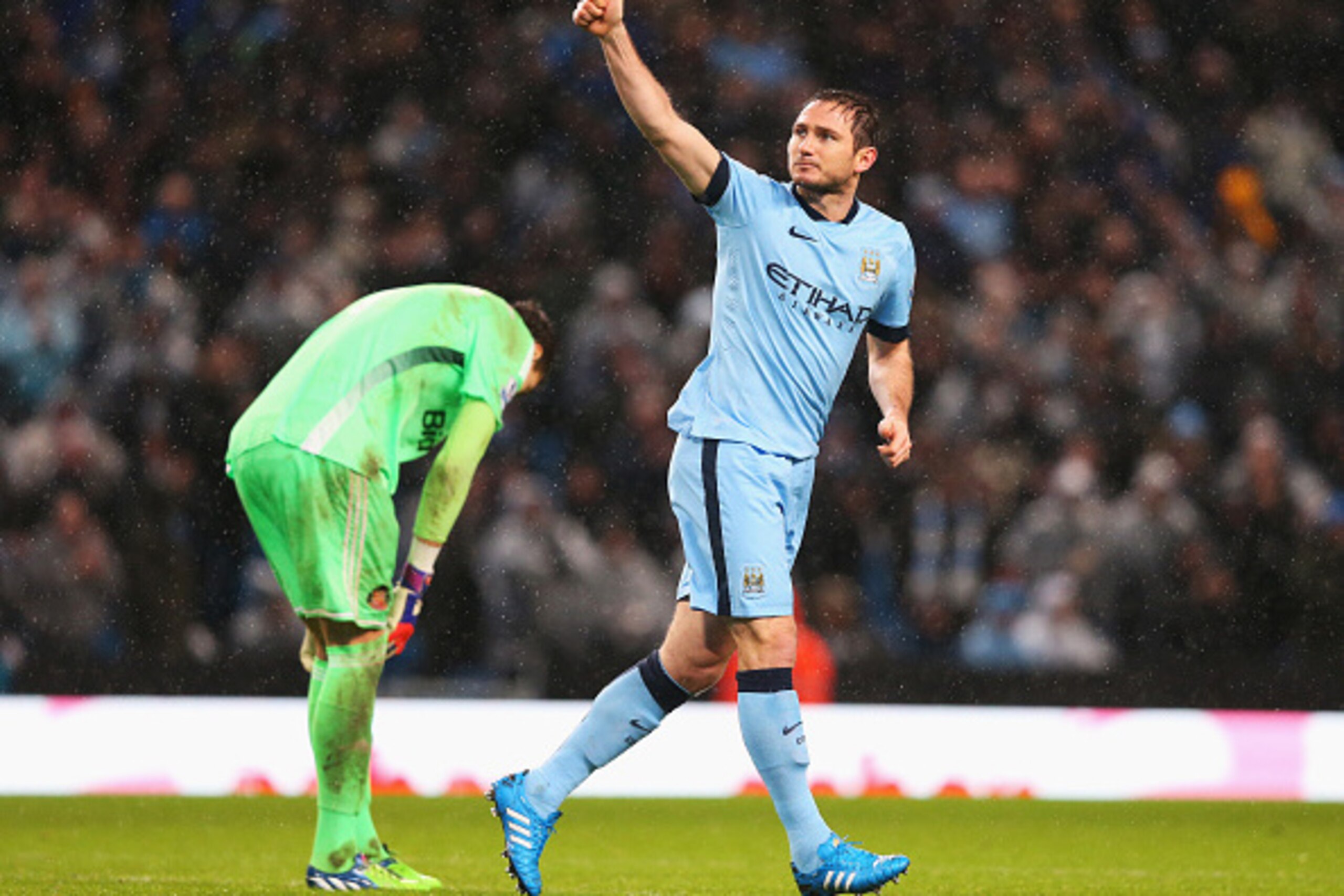 MANCHESTER, ENGLAND - JANUARY 01:  Frank Lampard of Manchester City celebrates his team's third goal during the Barclays Premier League match between Manchester City and Sunderland at Etihad Stadium on January 1, 2015 in Manchester, England.  (Photo by Al
