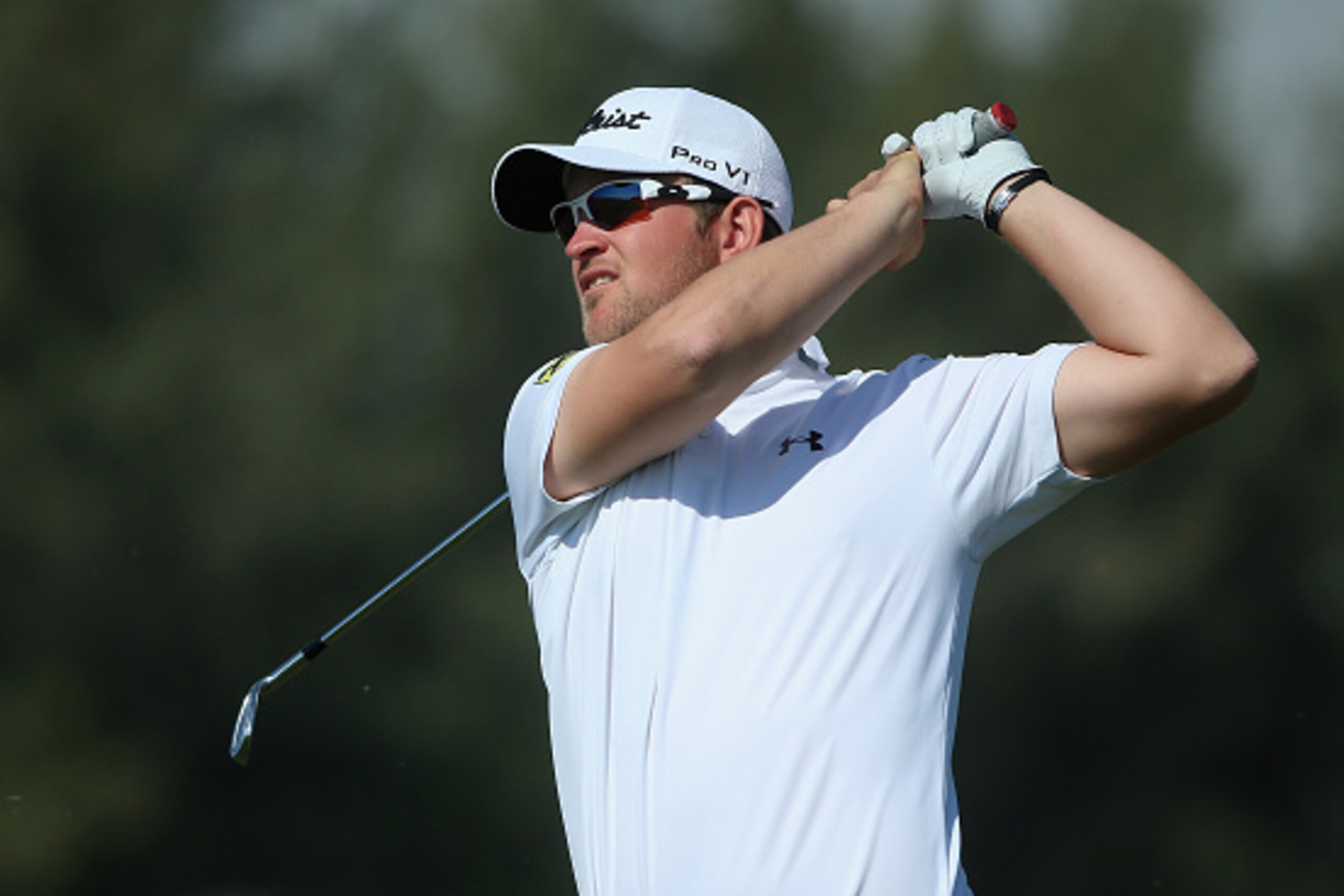 DOHA, QATAR - JANUARY 22:  Bernd Wiesberger of Austria plays his third shot on the ninth hole during the second round of the Commercial Bank Qatar Masters at Doha Golf Club on January 22, 2015 in Doha, Qatar.  (Photo by Andrew Redington/Getty Images)