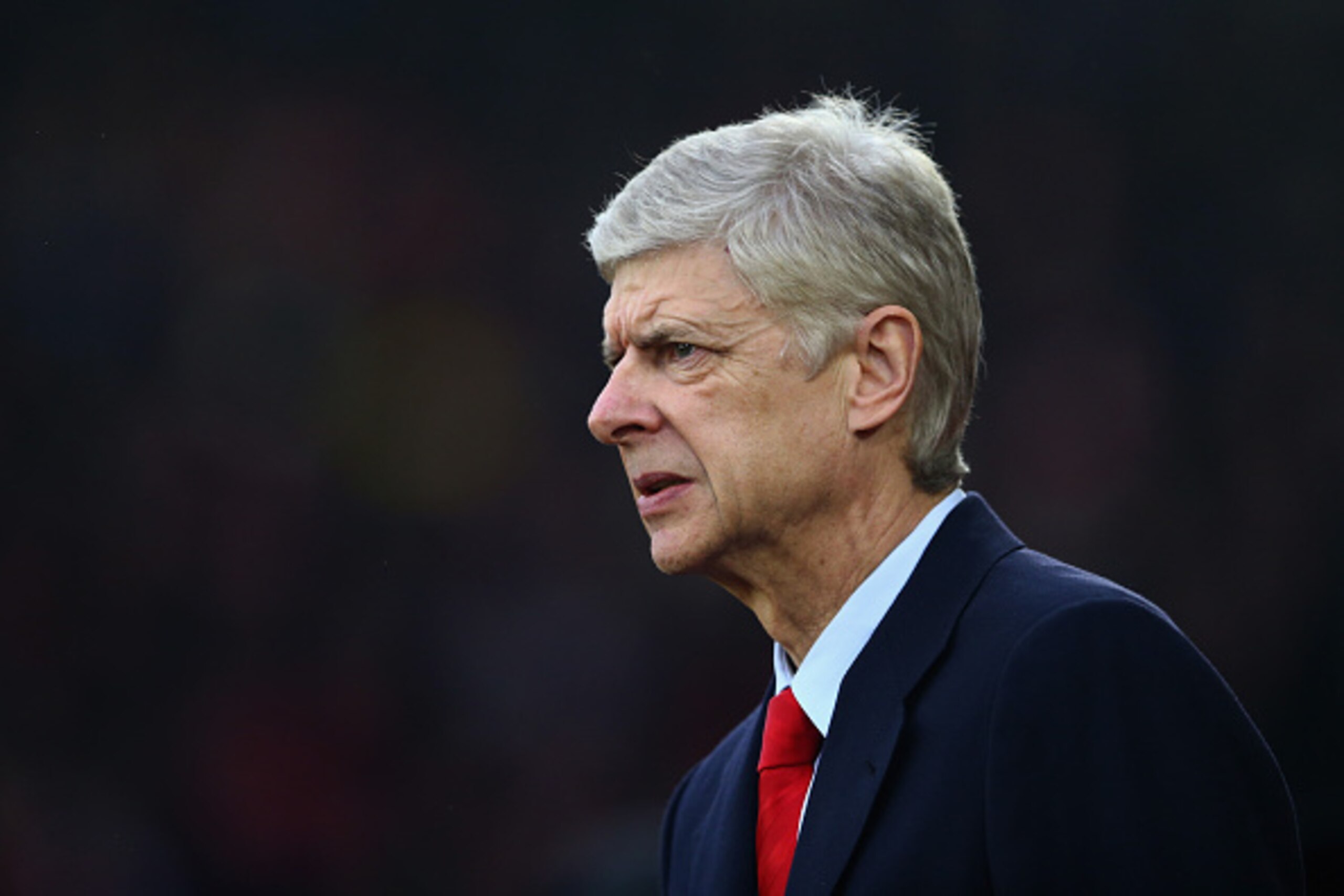 SOUTHAMPTON, ENGLAND - JANUARY 01:  Arsene Wenger the manager of Arsenal during the Barclays Premier League match between Southampton and Arsenal at St Mary's Stadium on January 1, 2015 in Southampton, England.  (Photo by Michael Steele/Getty Images)