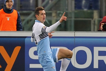 ROME, ITALY - JANUARY 24:  Miroslav Klose of SS Lazio celebrates after scoring the second team's goal during the Serie A match between SS Lazio and AC Milan at Stadio Olimpico on January 24, 2015 in Rome, Italy.  (Photo by Paolo Bruno/Getty Images)