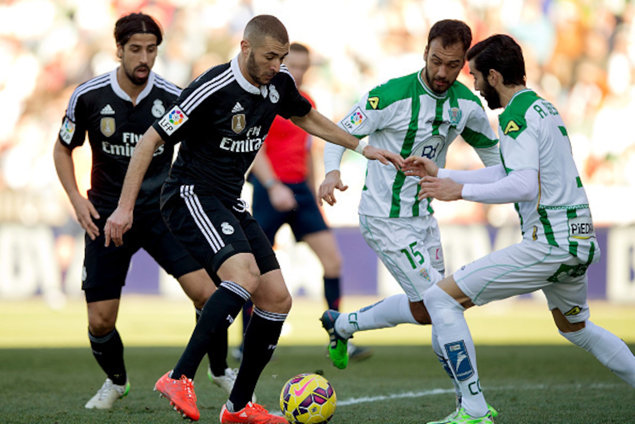 CORDOBA, SPAIN - JANUARY 24:  Karim Benzema of Real Madrid CF in action during the La Liga match between Cordoba CF and Real Madrid CF at El Arcangel stadium on January 24, 2015 in Cordoba, Spain.  (Photo by Gonzalo Arroyo Moreno/Getty Images)