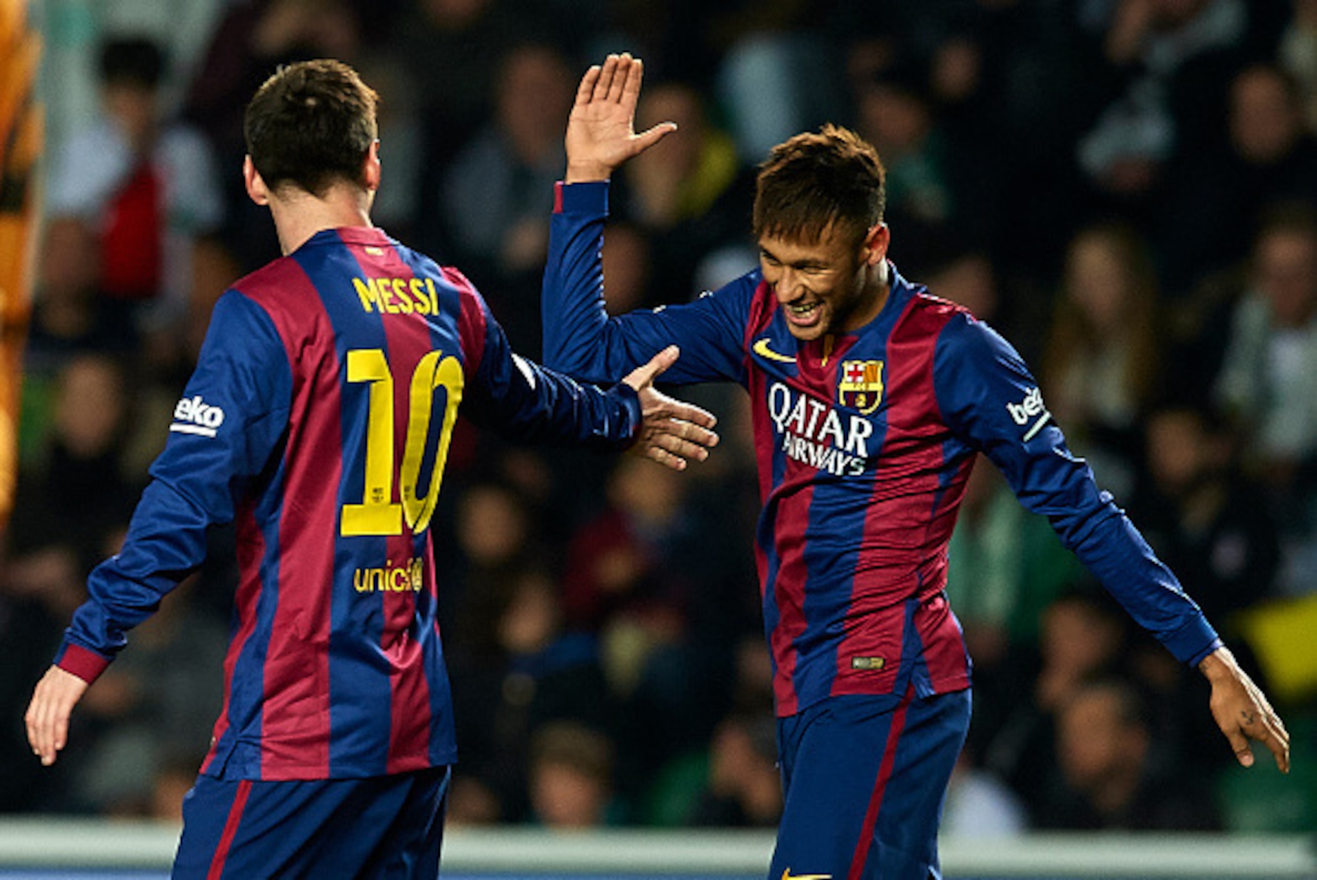 ELCHE, SPAIN - JANUARY 24:  Neymar JR of Barcelona celebrate scoring with his teammate Lionel Messi during the La Liga match between Elche FC and FC Barcelona at Estadio Manuel Martinez Valero on January 24, 2015 in Elche, Spain.  (Photo by Manuel Queimad