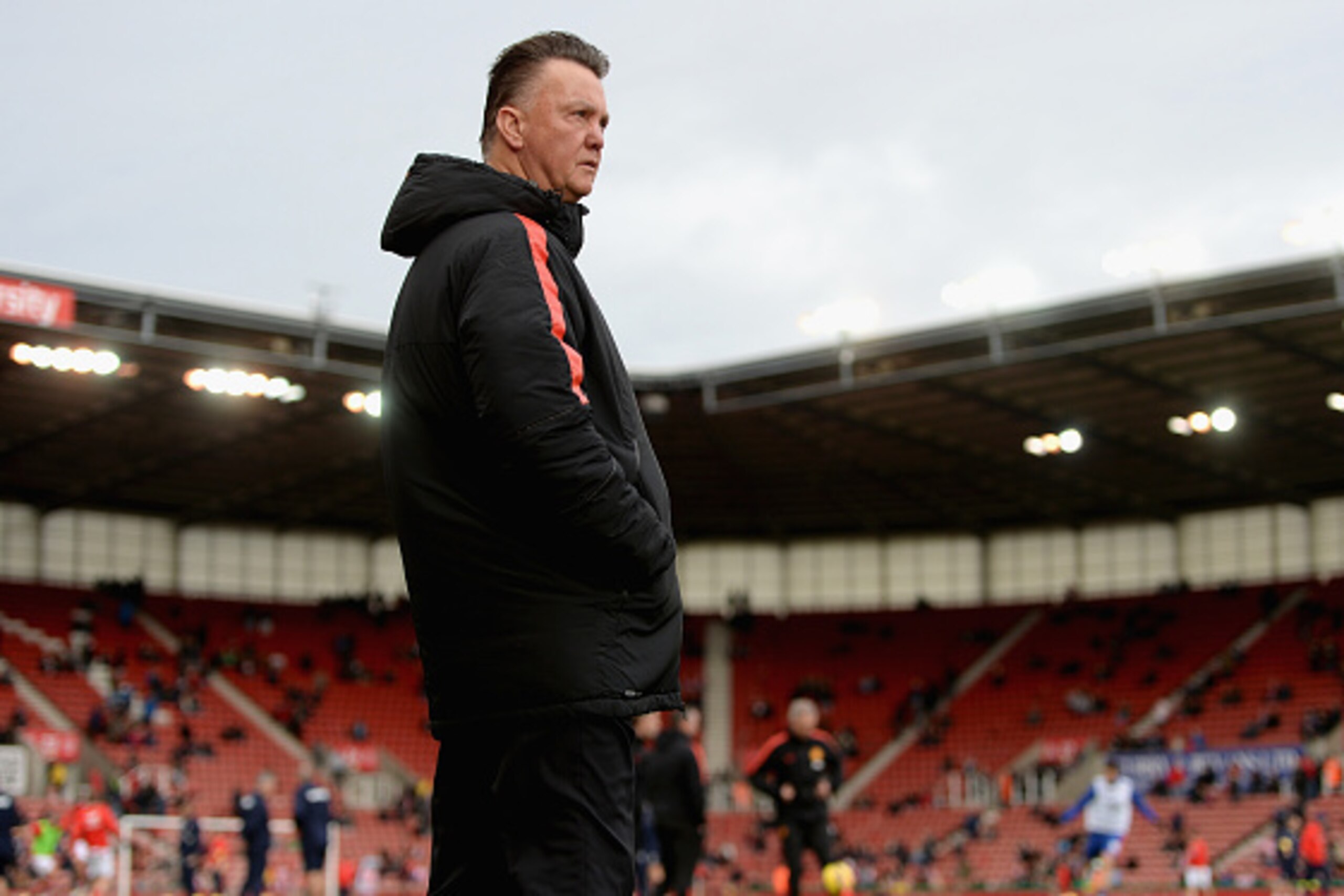 STOKE ON TRENT, ENGLAND - JANUARY 01: Manchester United Manager Louis van Gaal looks on prior to the Barclays Premier League match between Stoke City and Manchester United at Britannia Stadium on January 1, 2015 in Stoke on Trent, England. (Photo by Gar STOKE ON TRENT, ENGLAND - JANUARY 01: Manchester United Manager Louis van Gaal looks on prior to the Barclays Premier League match between Stoke City and Manchester United at Britannia Stadium on January 1, 2015 in Stoke on Trent, England. (Photo by Gar