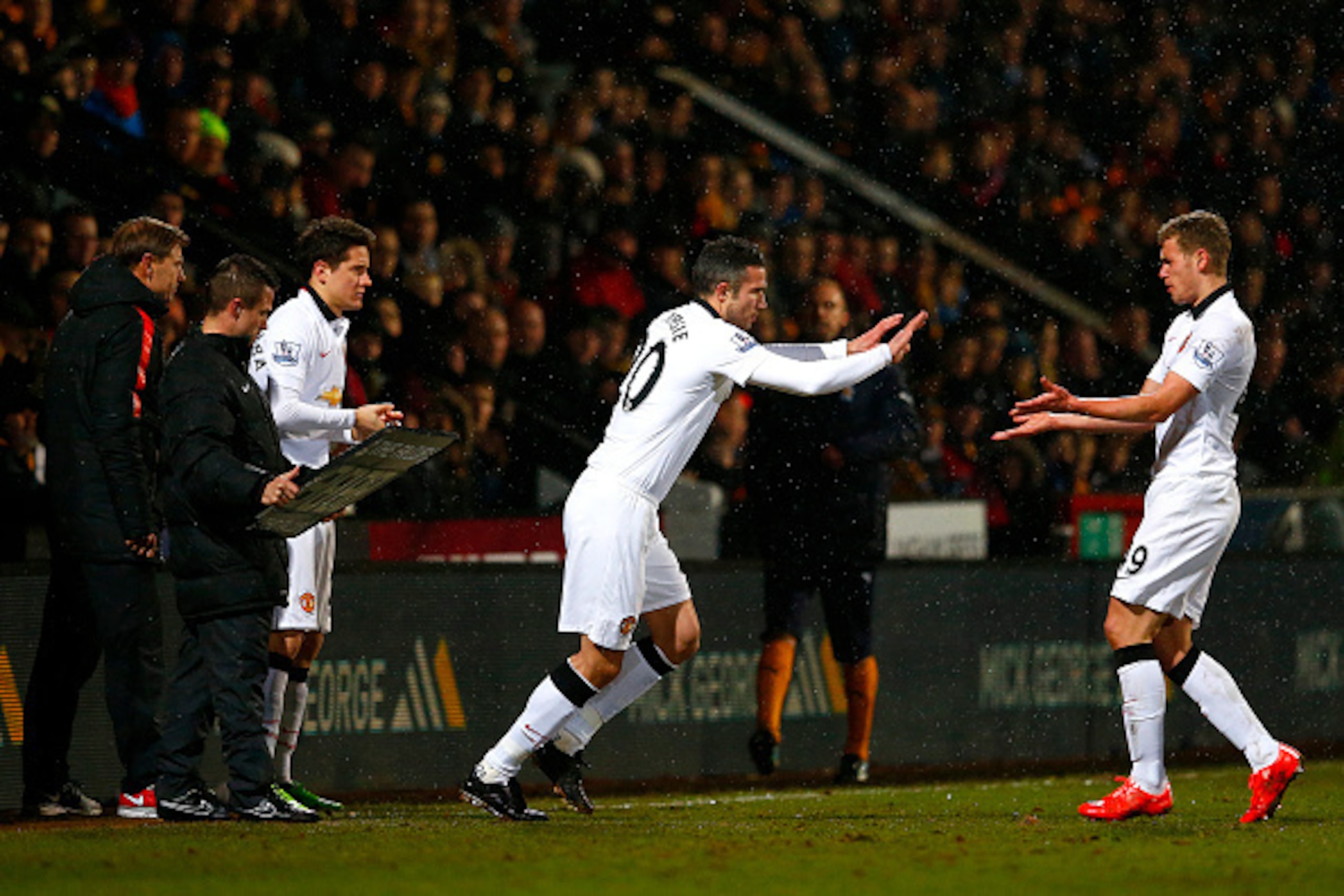 CAMBRIDGE, ENGLAND - JANUARY 23:  Ander Herrera of Manchester United waits to come on as Robin van Persie replaces James Wilson during the FA Cup Fourth Round match between Cambridge United and Manchester United at The R Costings Abbey Stadium on January 