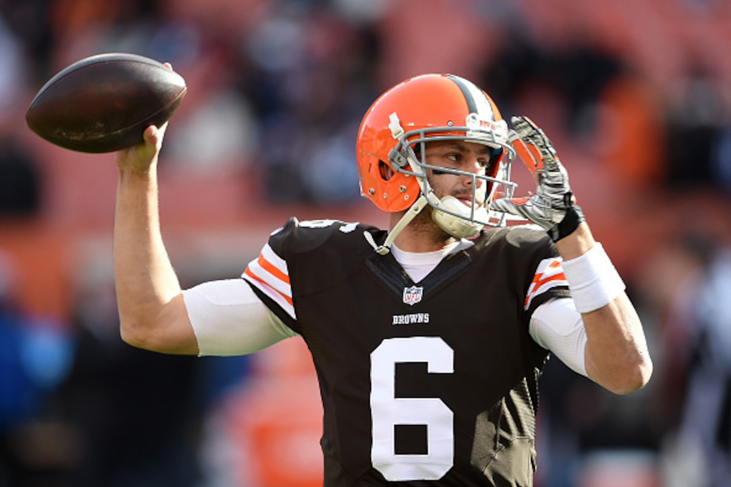 CLEVELAND, OH - DECEMBER 07:  Brian Hoyer #6 of the Cleveland Browns throws a pass during warmups prior to the game against the Indianapolis Colts at FirstEnergy Stadium on December 7, 2014 in Cleveland, Ohio.  (Photo by Jason Miller/Getty Images)