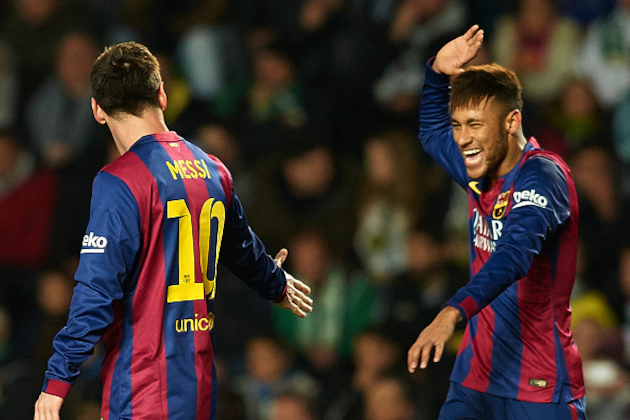 ELCHE, SPAIN - JANUARY 24:  Neymar JR of Barcelona celebrate scoring with his teammate Lionel Messi during the La Liga match between Elche FC and FC Barcelona at Estadio Manuel Martinez Valero on January 24, 2015 in Elche, Spain.  (Photo by Manuel Queimad