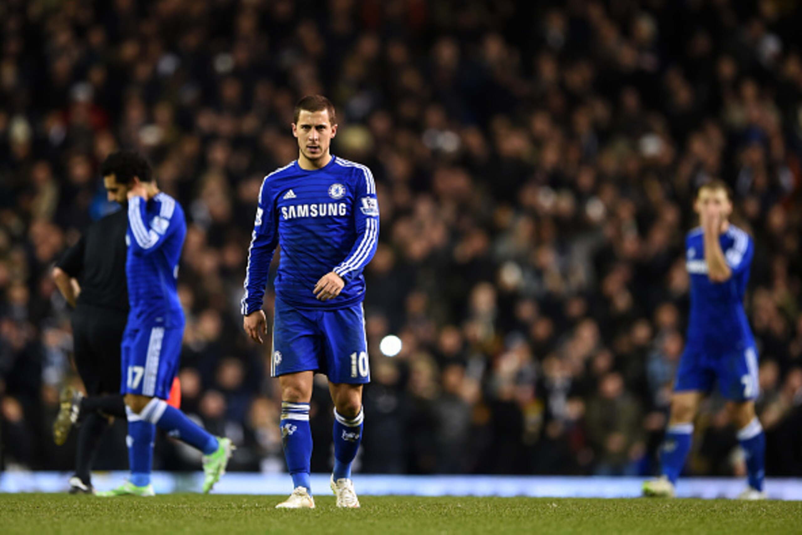 LONDON, ENGLAND - JANUARY 01:  Eden Hazard of Chelsea reacts during the Barclays Premier League match between Tottenham Hotspur and Chelsea at White Hart Lane on January 1, 2015 in London, England.  (Photo by Michael Regan/Getty Images)