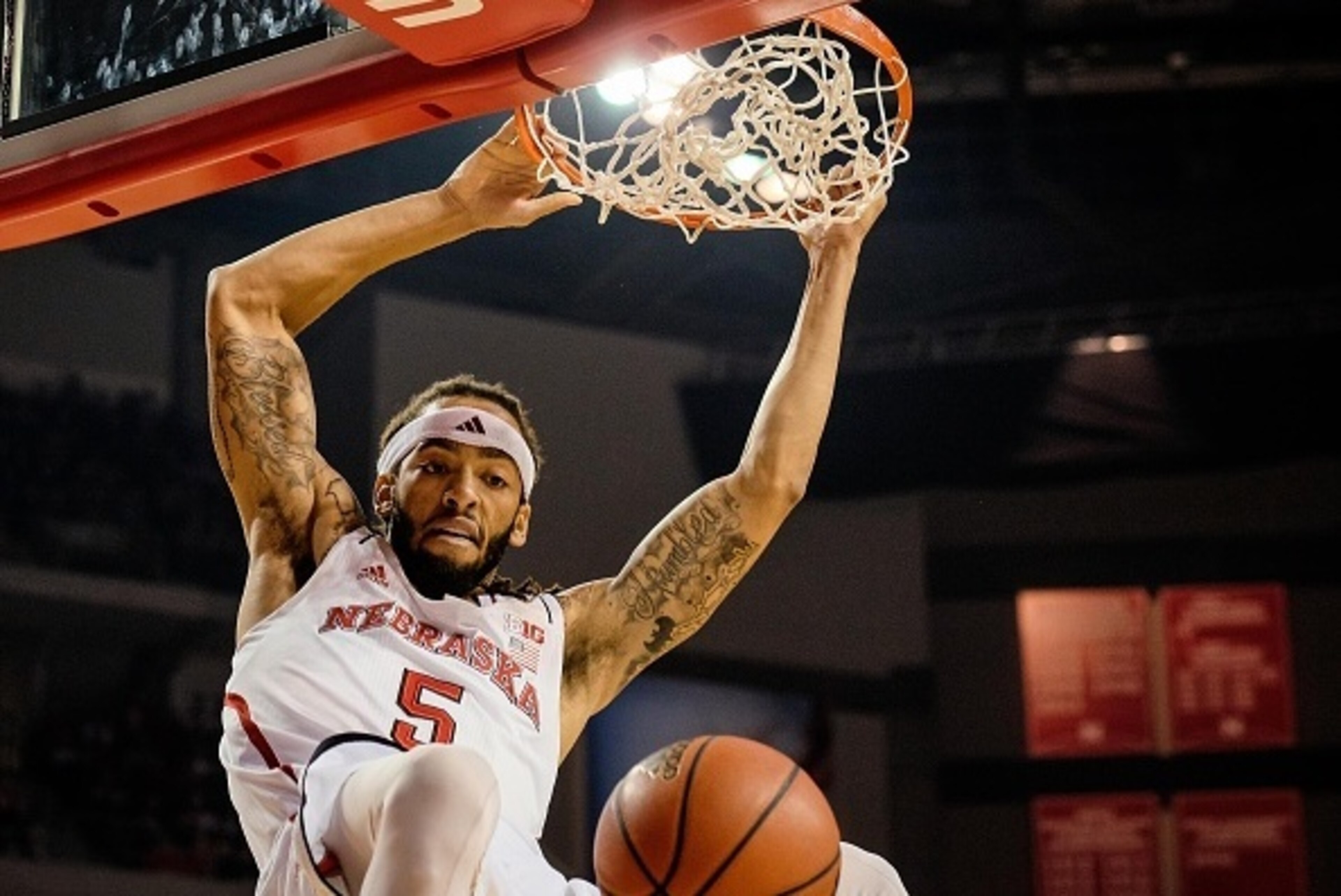 LINCOLN, NE - NOVEMBER 25: Terran Petteway #5 of the Nebraska Cornhuskers finishes a slam dunk during their game against the Nebraska-Omaha Mavericks at Pinnacle Bank Arena November 25, 2014 in Lincoln, Nebraska. (Photo by Eric Francis/Getty Images) LINCOLN, NE - NOVEMBER 25: Terran Petteway #5 of the Nebraska Cornhuskers finishes a slam dunk during their game against the Nebraska-Omaha Mavericks at Pinnacle Bank Arena November 25, 2014 in Lincoln, Nebraska. (Photo by Eric Francis/Getty Images)