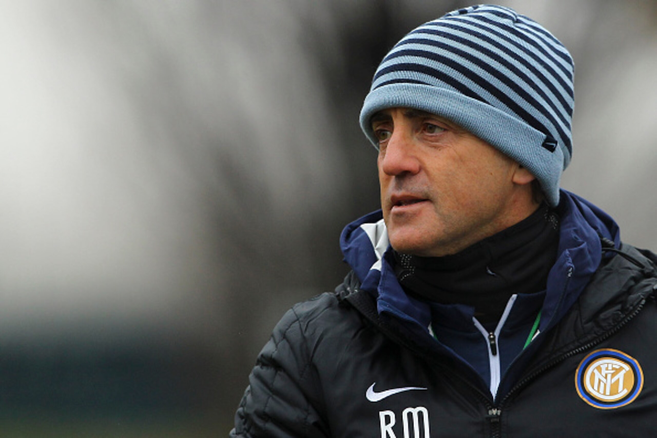COMO, ITALY - JANUARY 22:  FC Internazionale Milano coach Roberto Mancini looks on during FC Internazionale training session at the club's training ground on January 22, 2015 in Appiano Gentile Como, Italy.  (Photo by Marco Luzzani/Getty Images)
