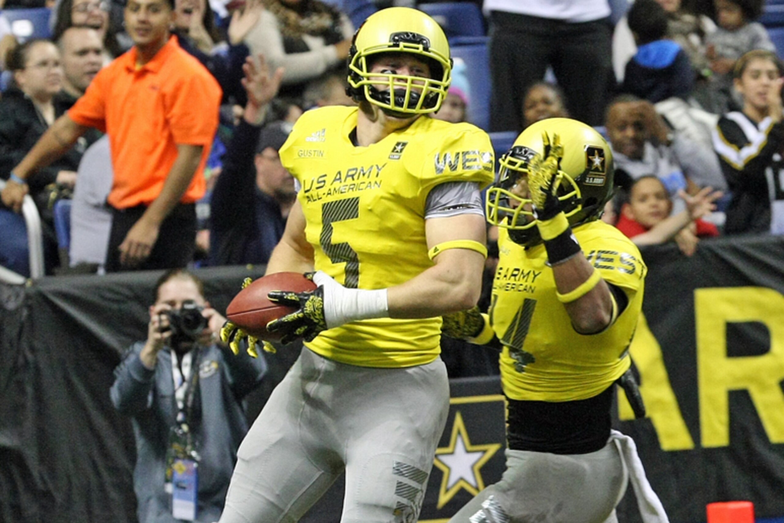 Four-star defensive end Porter Gustin would be a huge boost to Ohio State's 2015 class.