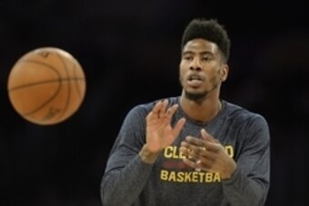 Jan 15, 2015; Los Angeles, CA, USA; Cleveland Cavaliers guard Iman Shumpert warms up before the NBA game against the Los Angeles Lakers at Staples Center. Mandatory Credit: Richard Mackson-USA TODAY Sports