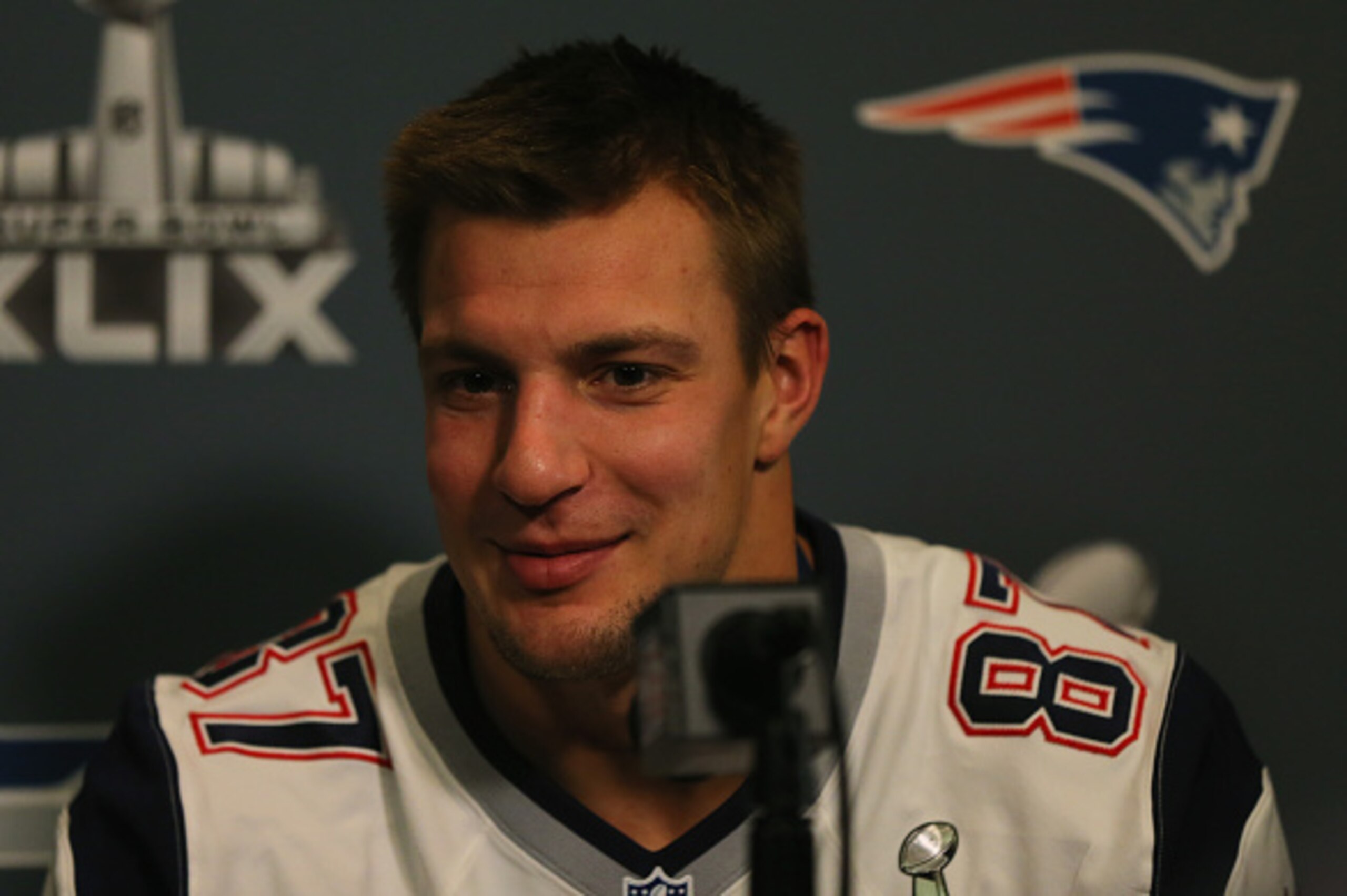 CHANDLER, AZ - JANUARY 29:  Rob Gronkowski #87 of the New England Patriots speaks to the media during the New England Patriots Super Bowl XLIX Media Availability on January 29, 2015 at the Sheraton Wild Horse Pass in Chandler, Arizona.  (Photo by Elsa/Get