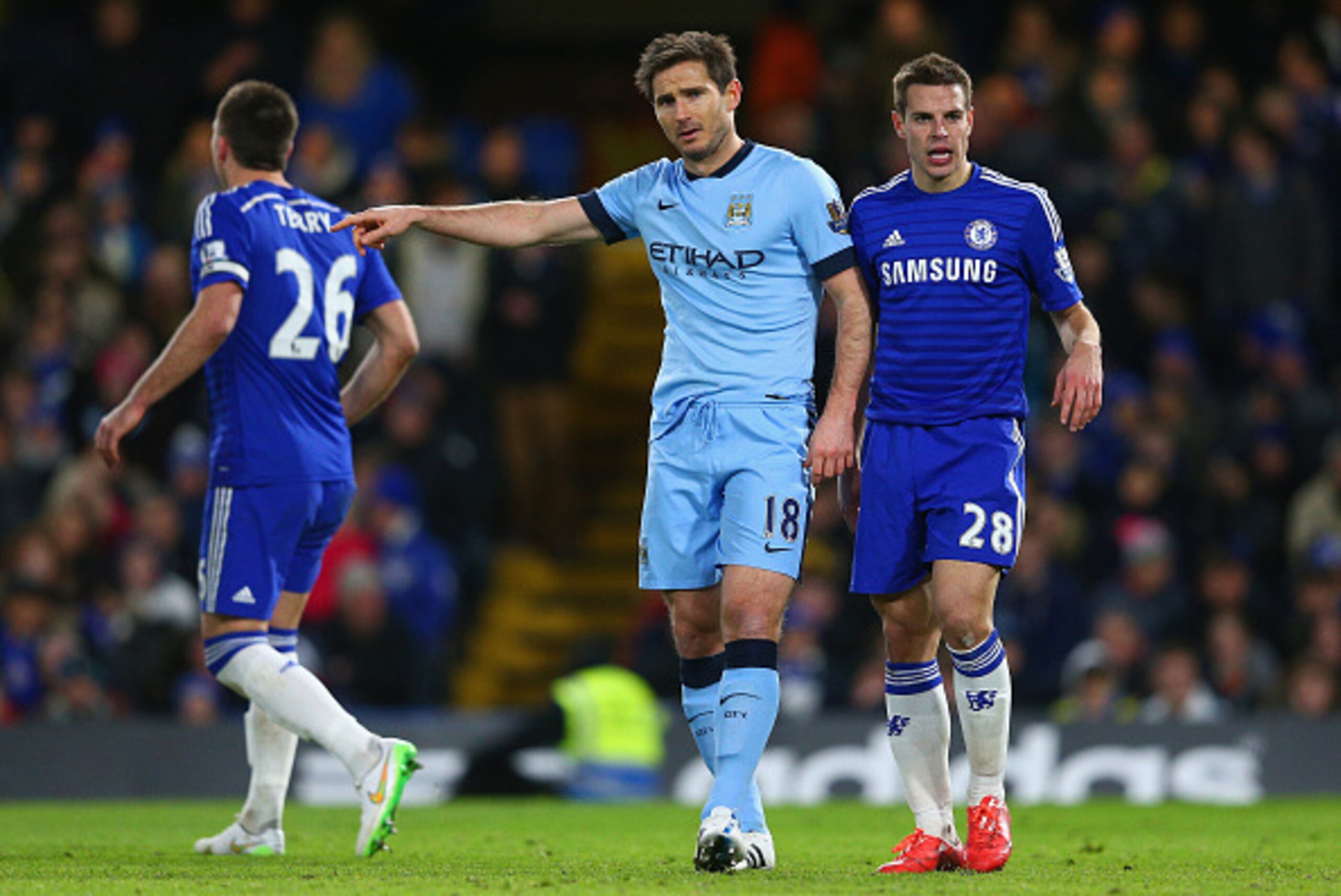 LONDON, ENGLAND - JANUARY 31: Frank Lampard of Manchester City and Cesar Azpilicueta of Chelsea in action during the Barclays Premier League match between Chelsea and Manchester City at Stamford Bridge on January 31, 2015 in London, England.  (Photo by Cl