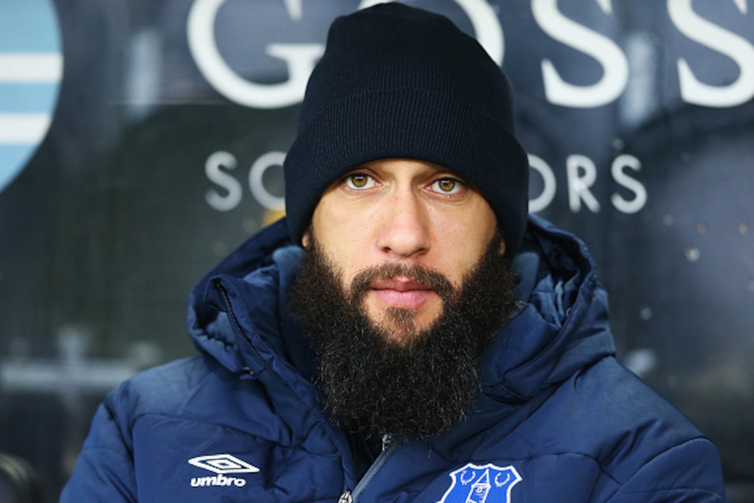 HULL, ENGLAND - JANUARY 01:  Tim Howard of Everton sits on the bench during the Barclays Premier League match between Hull City and Everton at KC Stadium on January 1, 2015 in Hull, England.  (Photo by Matthew Lewis/Getty Images)