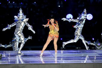 GLENDALE, AZ - FEBRUARY 01:  Recording artist Katy Perry performs onstage during the Pepsi Super Bowl XLIX Halftime Show at University of Phoenix Stadium on February 1, 2015 in Glendale, Arizona.  (Photo by Christopher Polk/Getty Images)