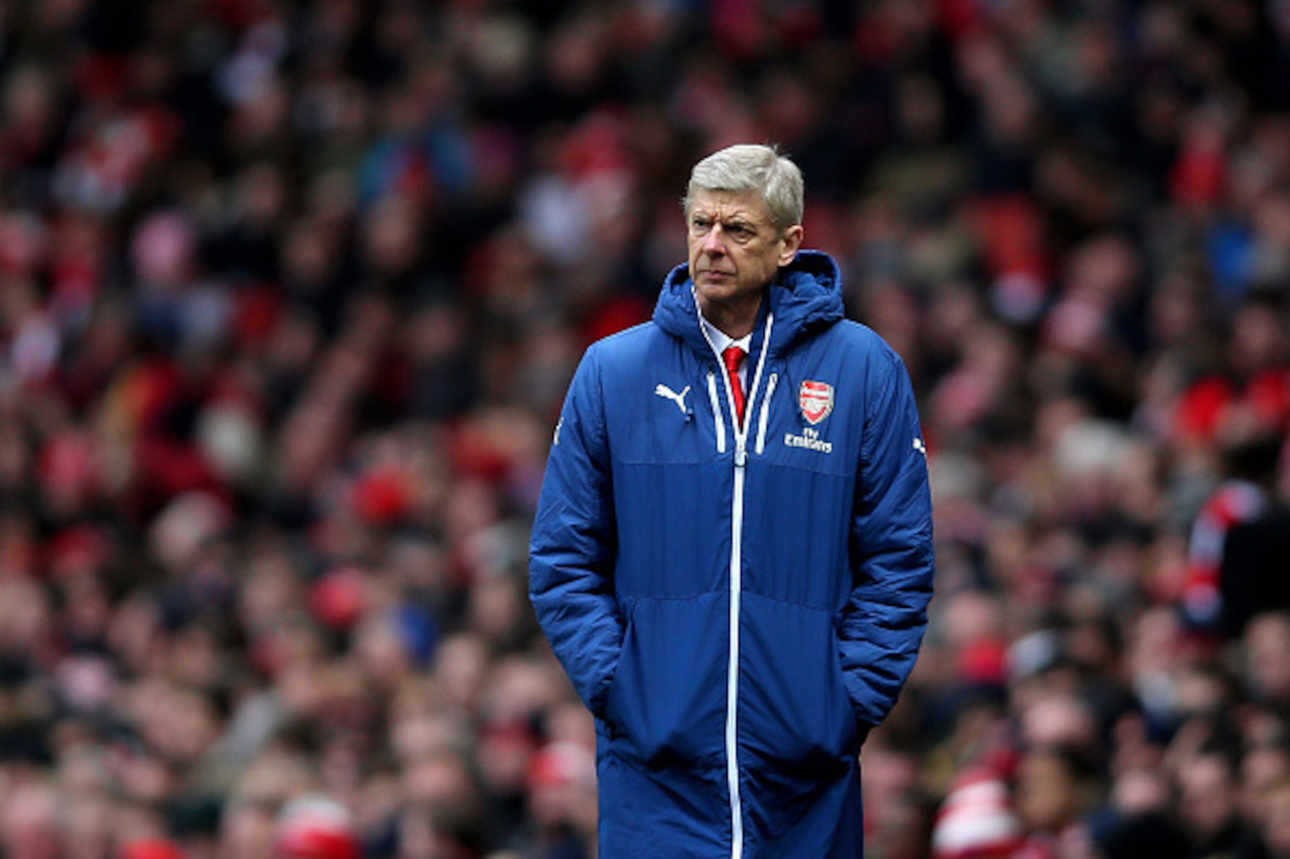 LONDON, ENGLAND - FEBRUARY 01:  Arsene Wenger the manager of Arsenal looks on during the Barclays Premier League match between Arsenal and Aston Villa at the Emirates Stadium on February 1, 2015 in London, England.  (Photo by Paul Gilham/Getty Images)