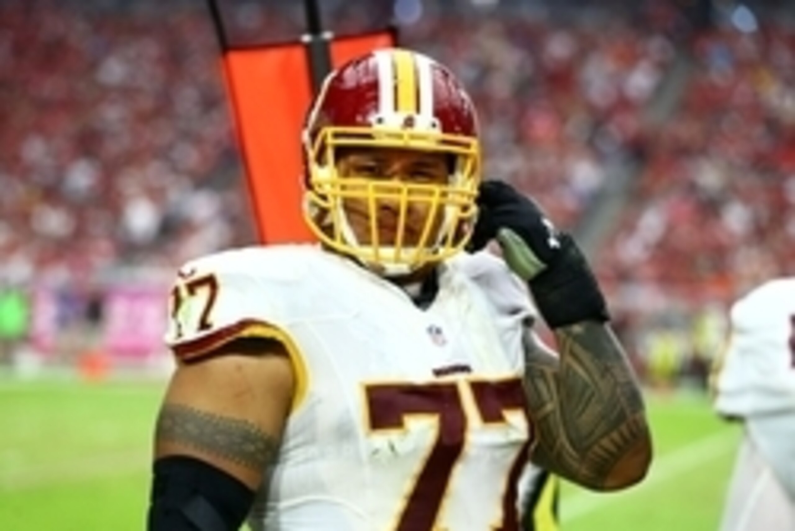 Oct 12, 2014; Glendale, AZ, USA; Washington Redskins offensive guard Shawn Lauvao (77) against the Arizona Cardinals at University of Phoenix Stadium. The Cardinals defeated the Redskins 30-20. Mandatory Credit: Mark J. Rebilas-USA TODAY Sports