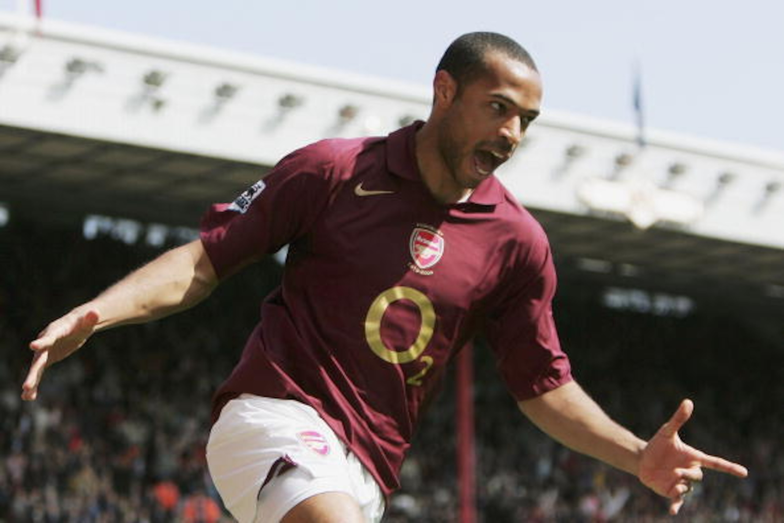 LONDON - APRIL 22:  Thierry Henry of Arsenal celebrates after scoring the equalising goal during the Barclays Premiership match between Arsenal and Tottenham Hotspur at Highbury on April 22, 2006 in London, England.  (Photo by Mike Hewitt/Getty Images)